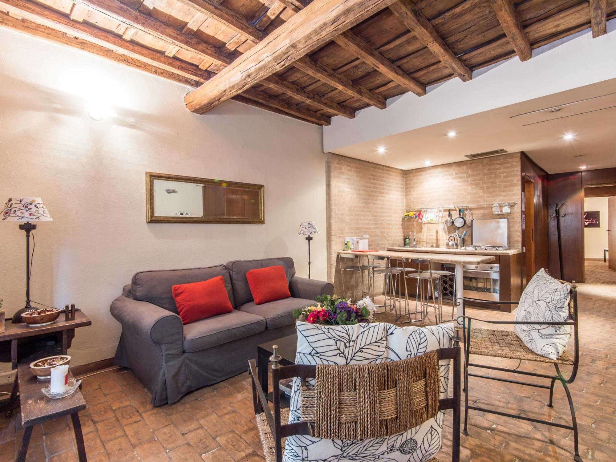 Enchanting Two Bedroom Navona Apartment Rome