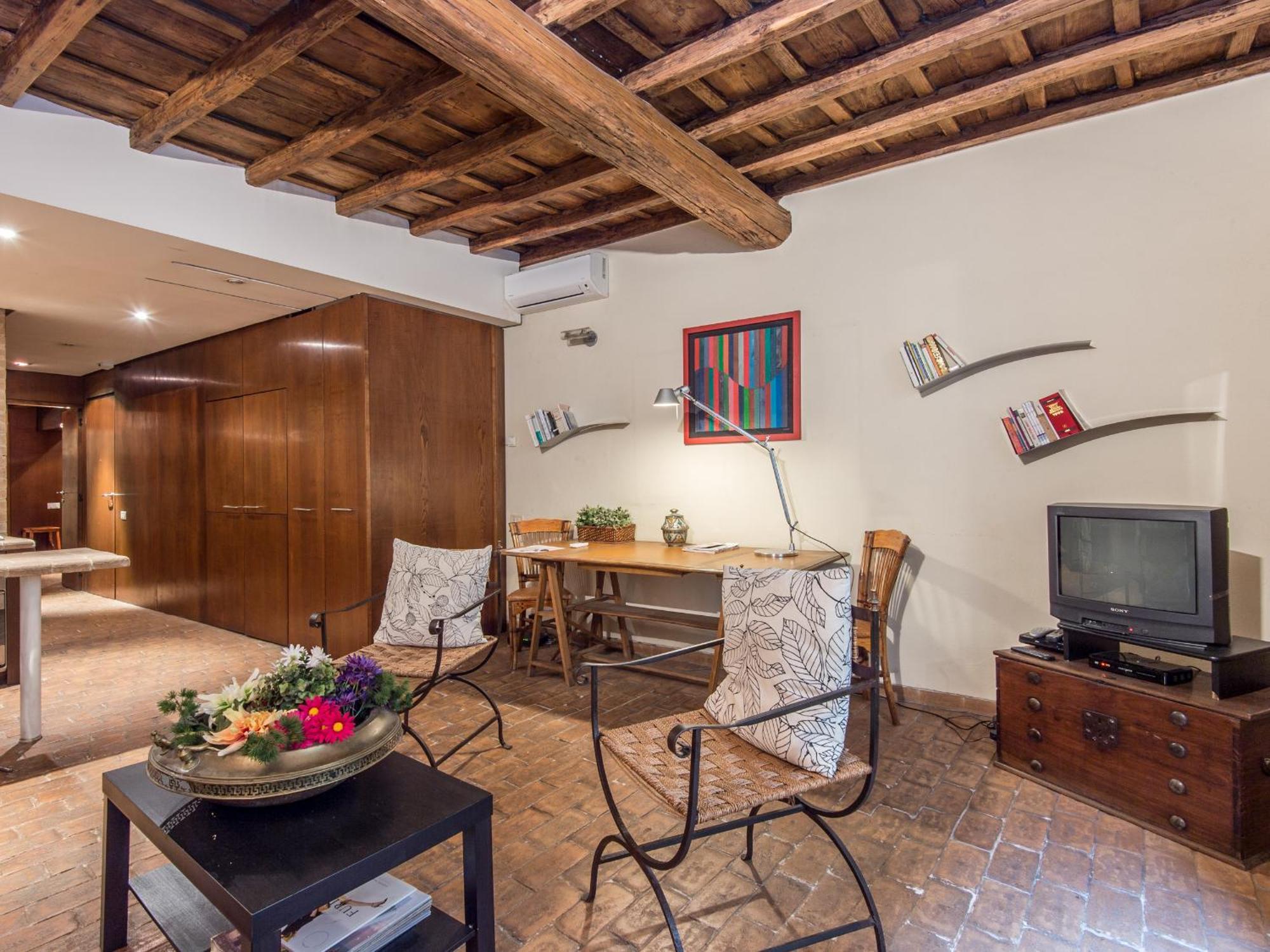 Apartment Enchanting Two Bedroom Navona