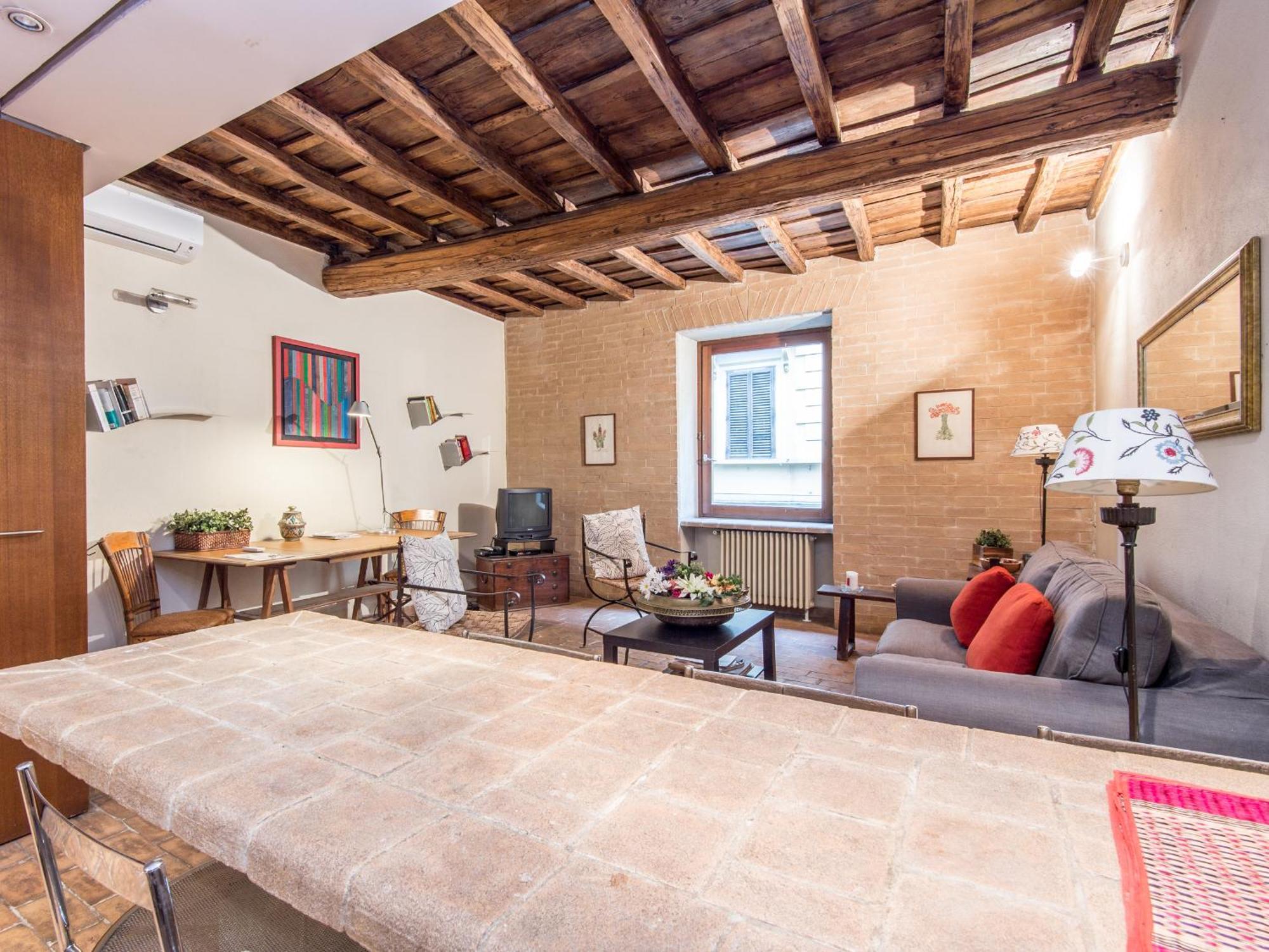 Enchanting Two Bedroom Navona * Rome