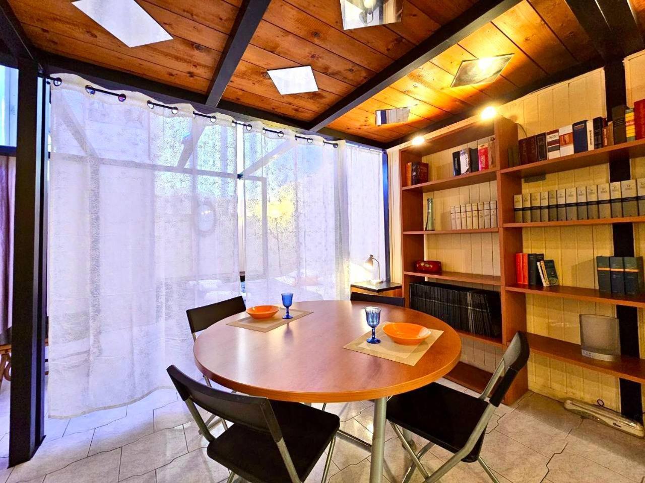 Apartment L'atelier ~ Mostra Sospesa *