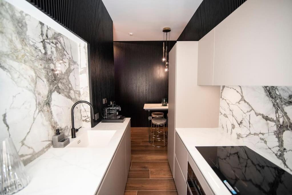 Luxury Rhome Via Della Croce Apartment Rome