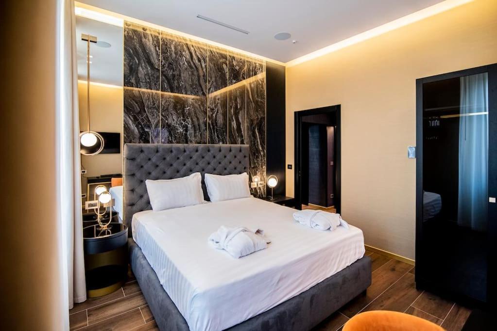 Luxury Rhome Via Della Croce *