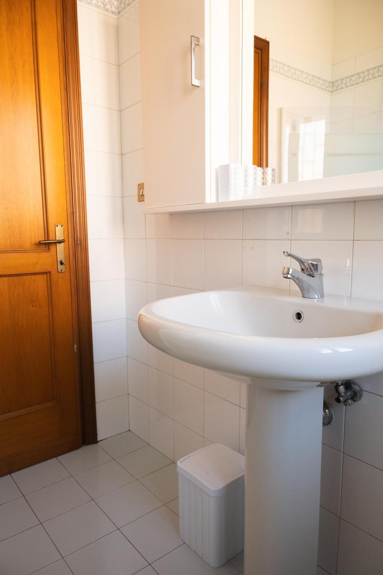 The Spacious With 3 Bedrooms And Private Parking * Rome