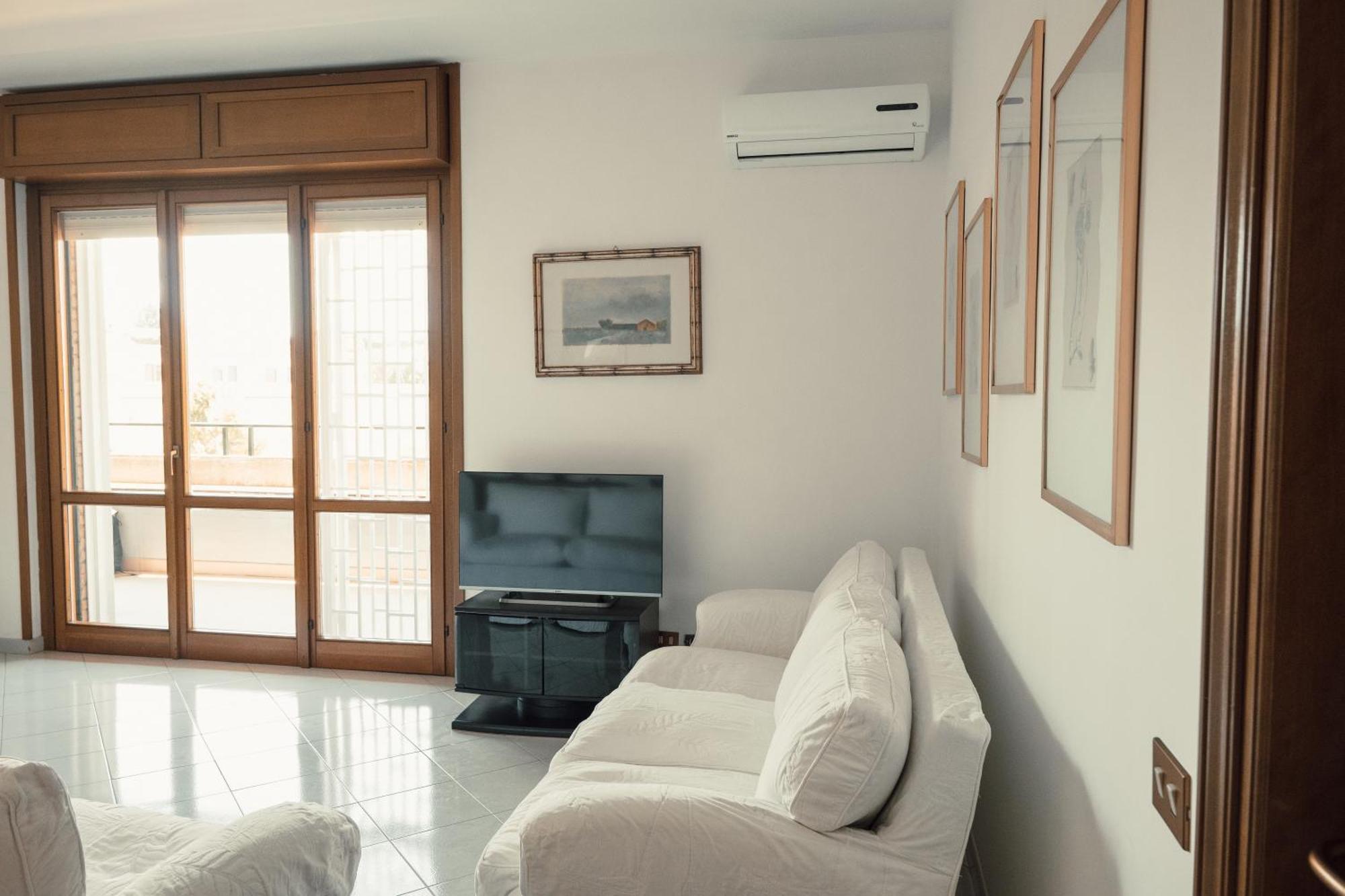 Apartment The Spacious With 3 Bedrooms And Private Parking Rome