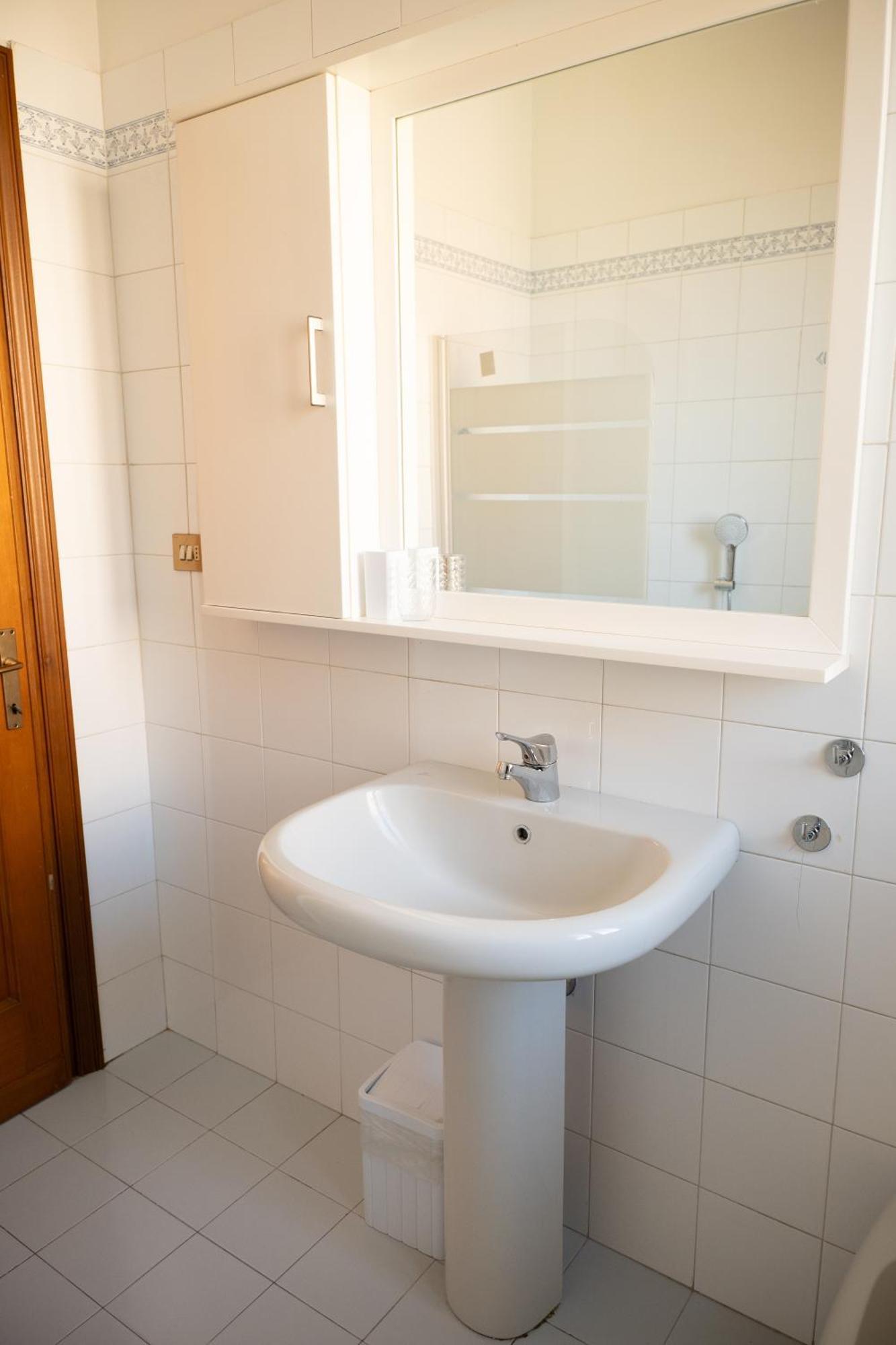 The Spacious With 3 Bedrooms And Private Parking Rome