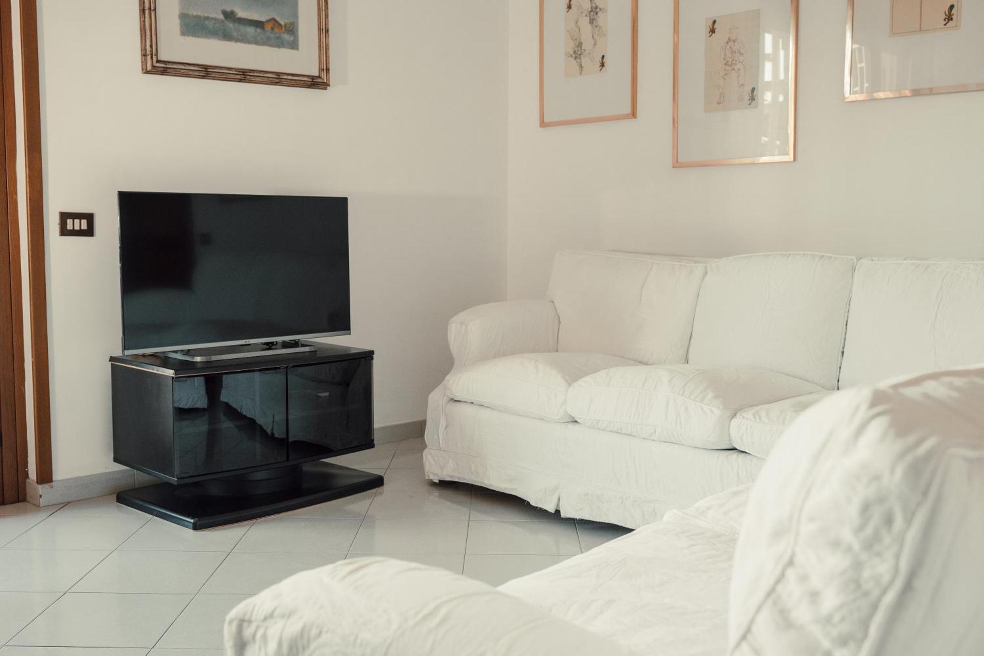Apartment The Spacious With 3 Bedrooms And Private Parking Rome