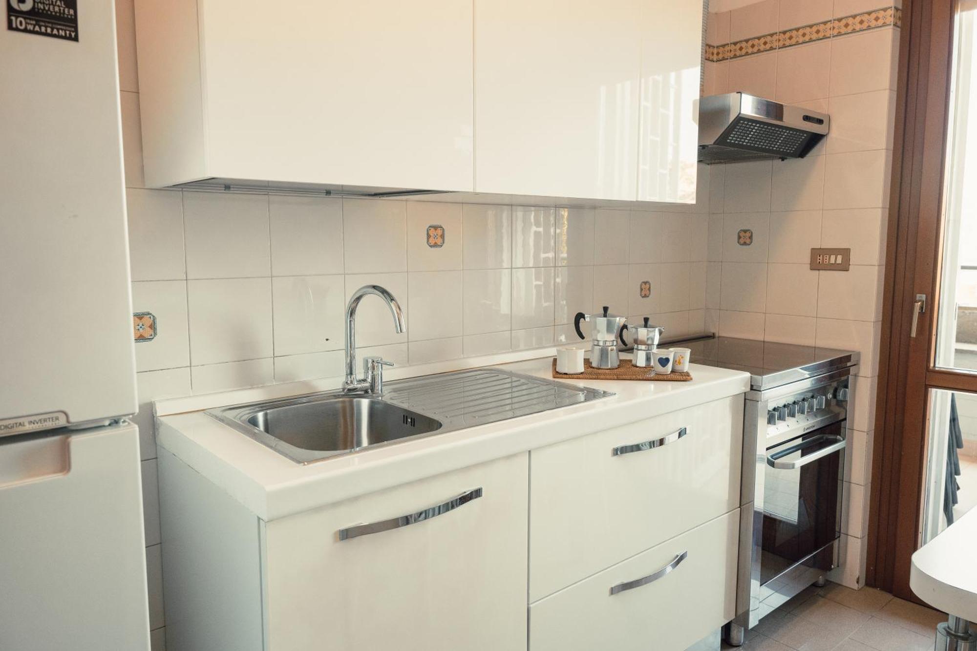 The Spacious With 3 Bedrooms And Private Parking Apartment Rome