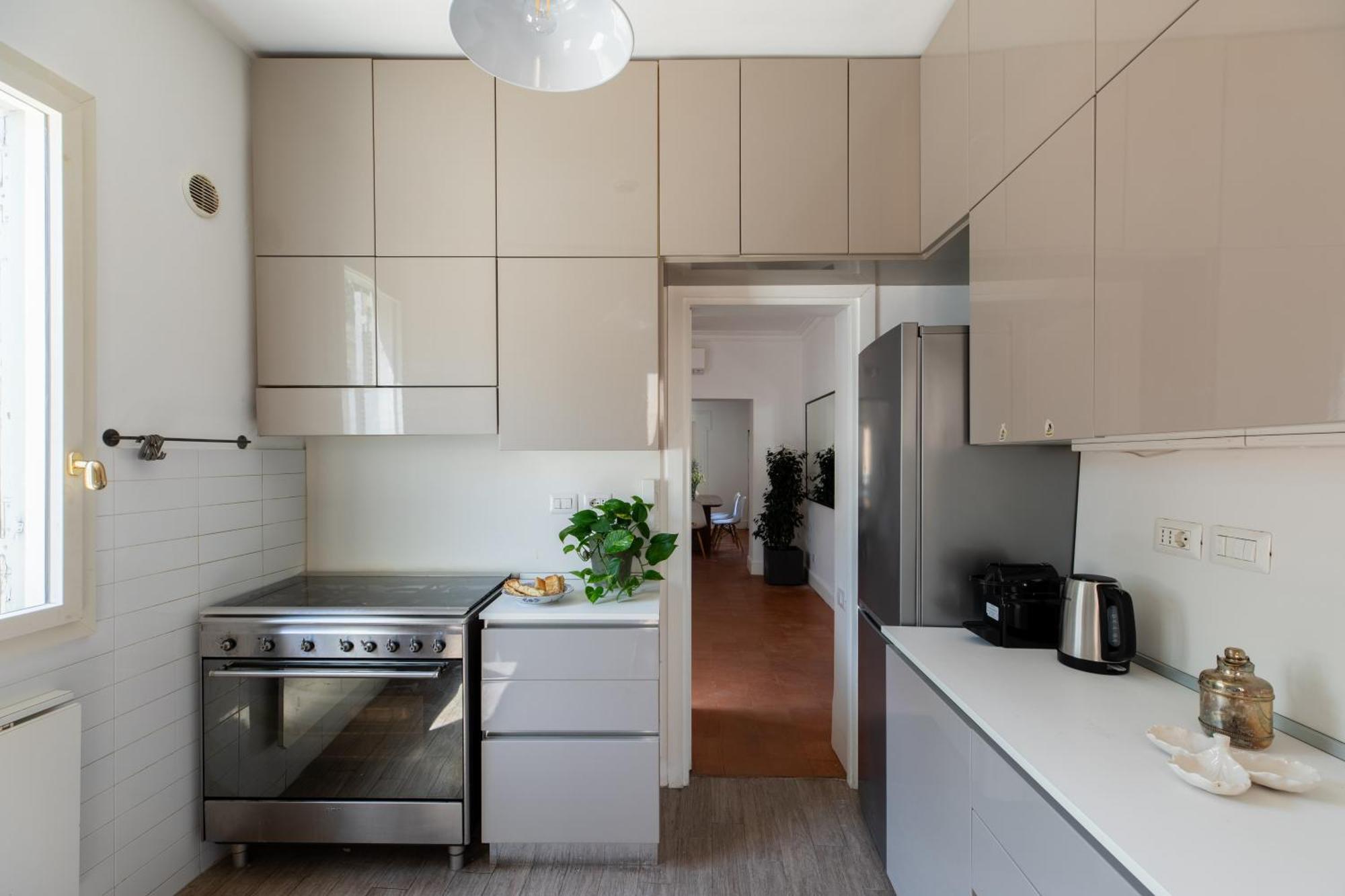 Apartment Iflat Trastevere Stylish 4 Bedroom Penthouse