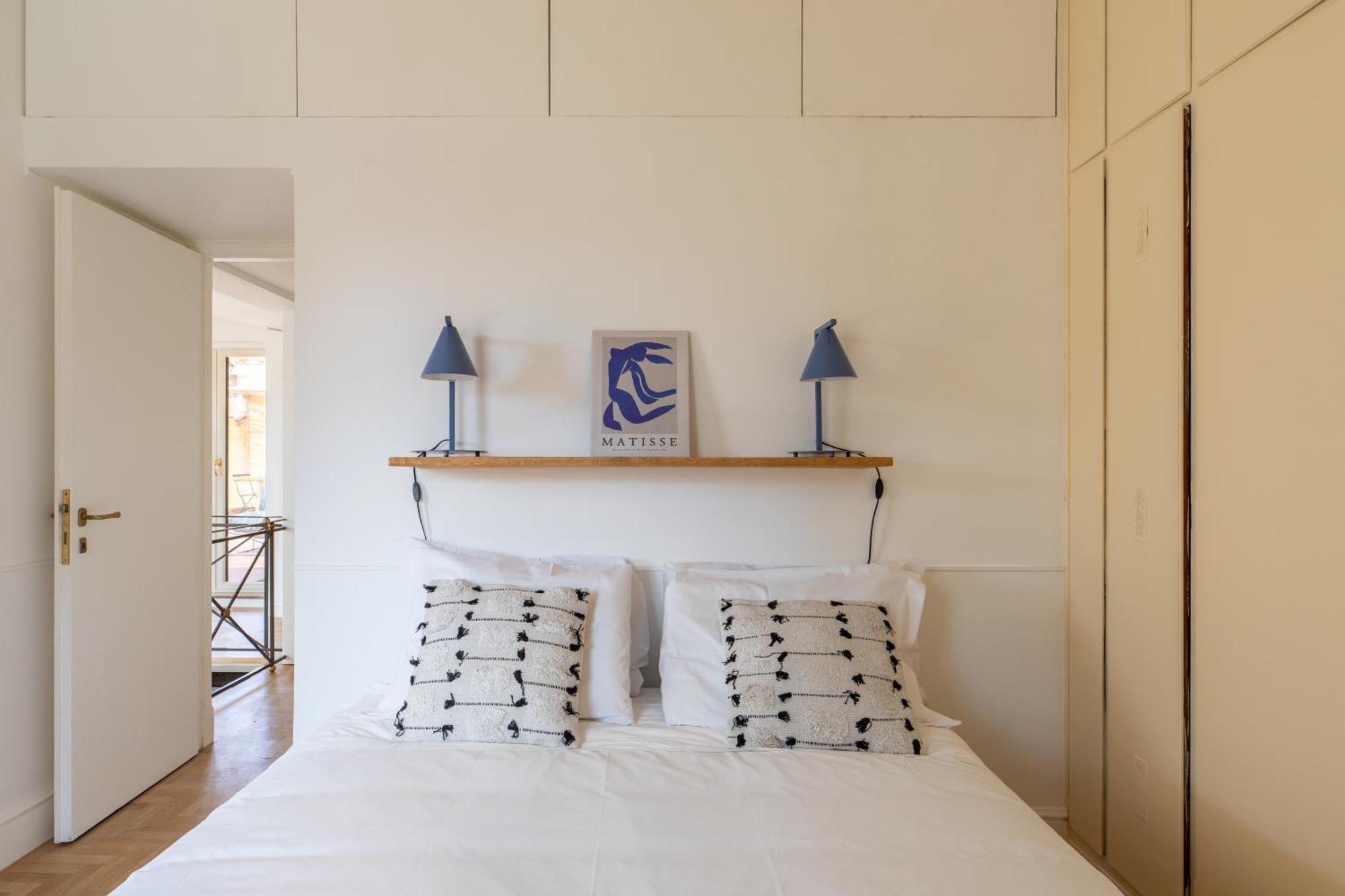 Apartment Iflat Trastevere Stylish 4 Bedroom Penthouse