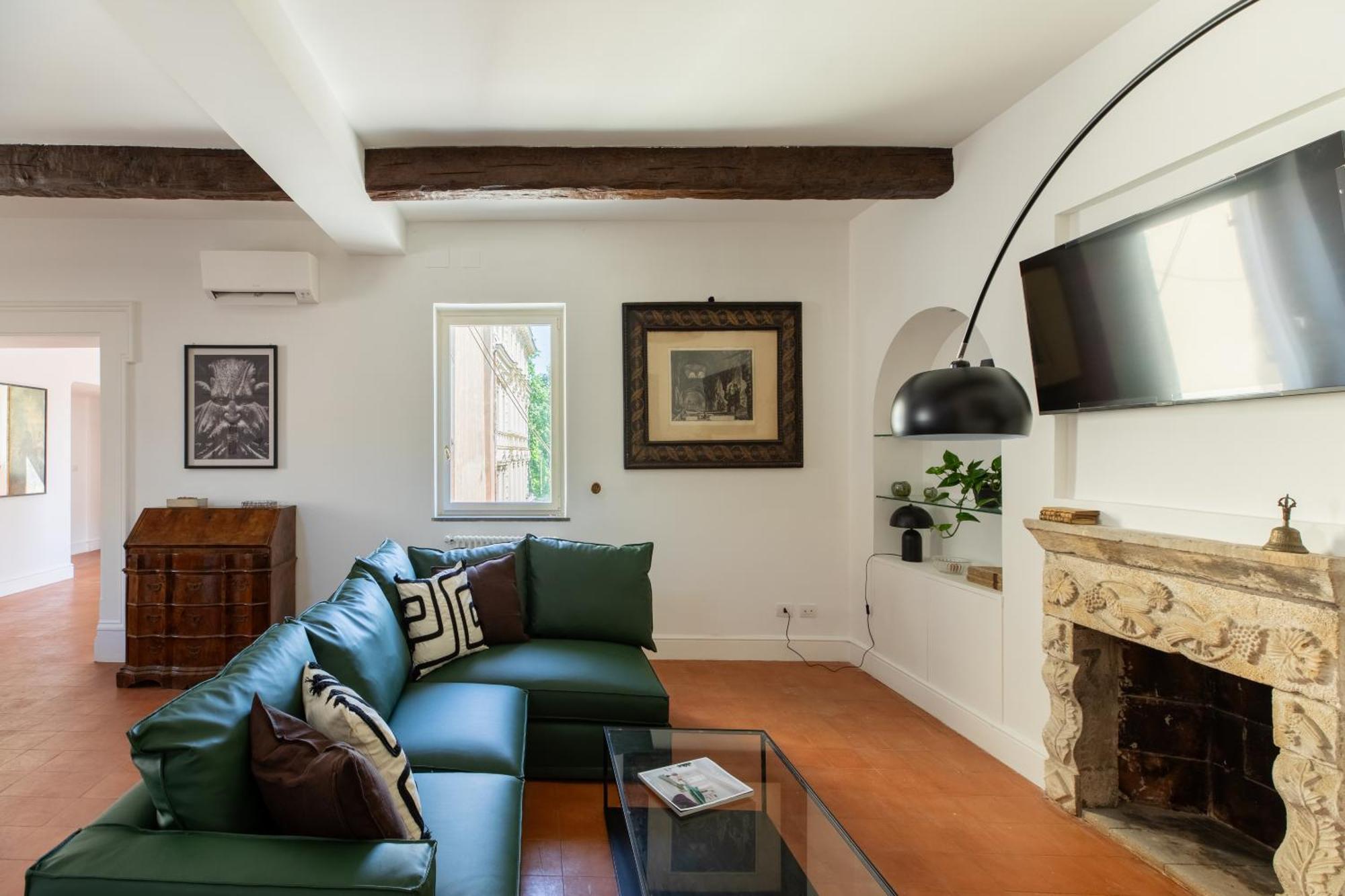 Iflat Trastevere Stylish 4 Bedroom Penthouse Apartment