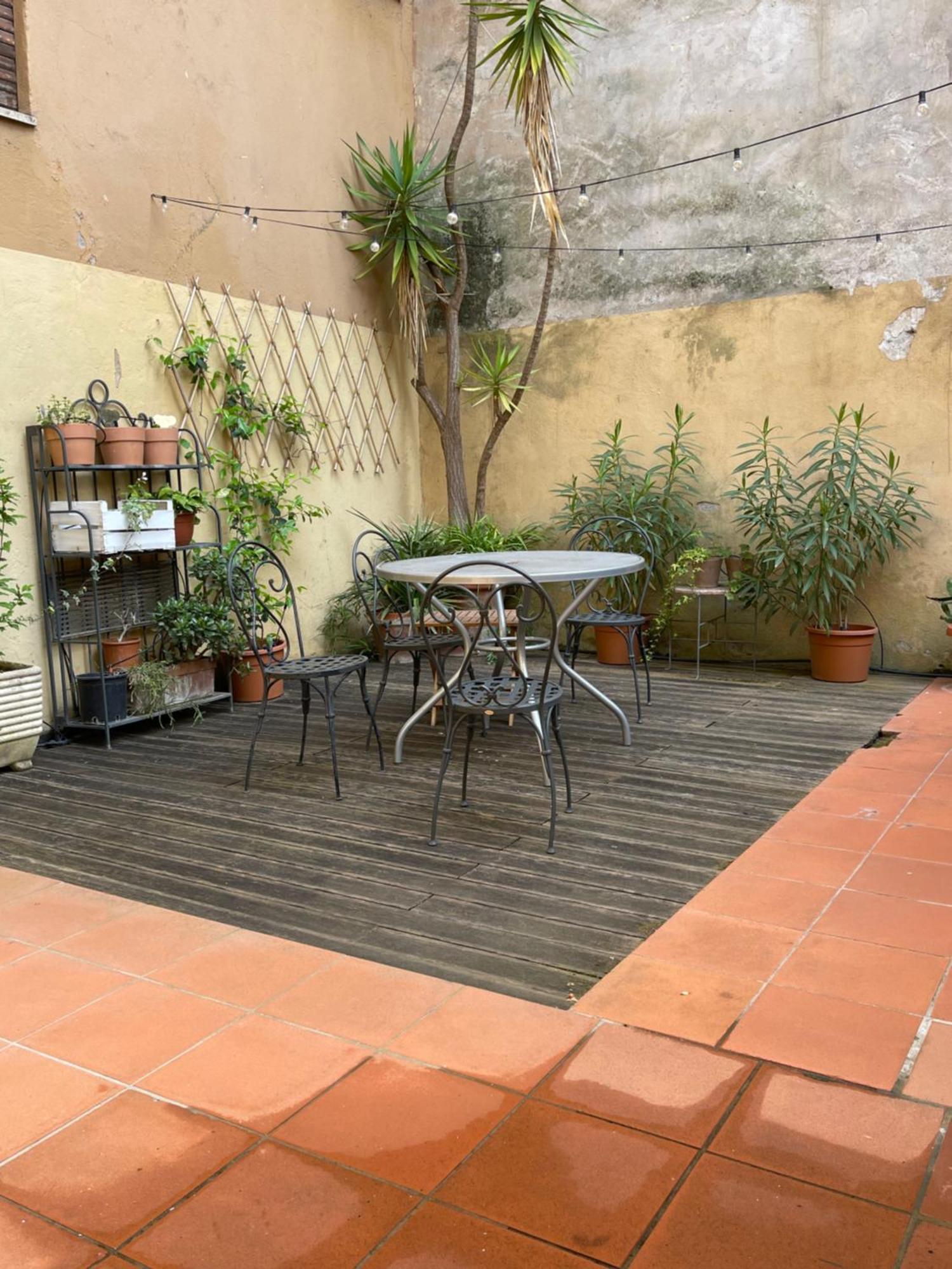 A Den For Two Rome