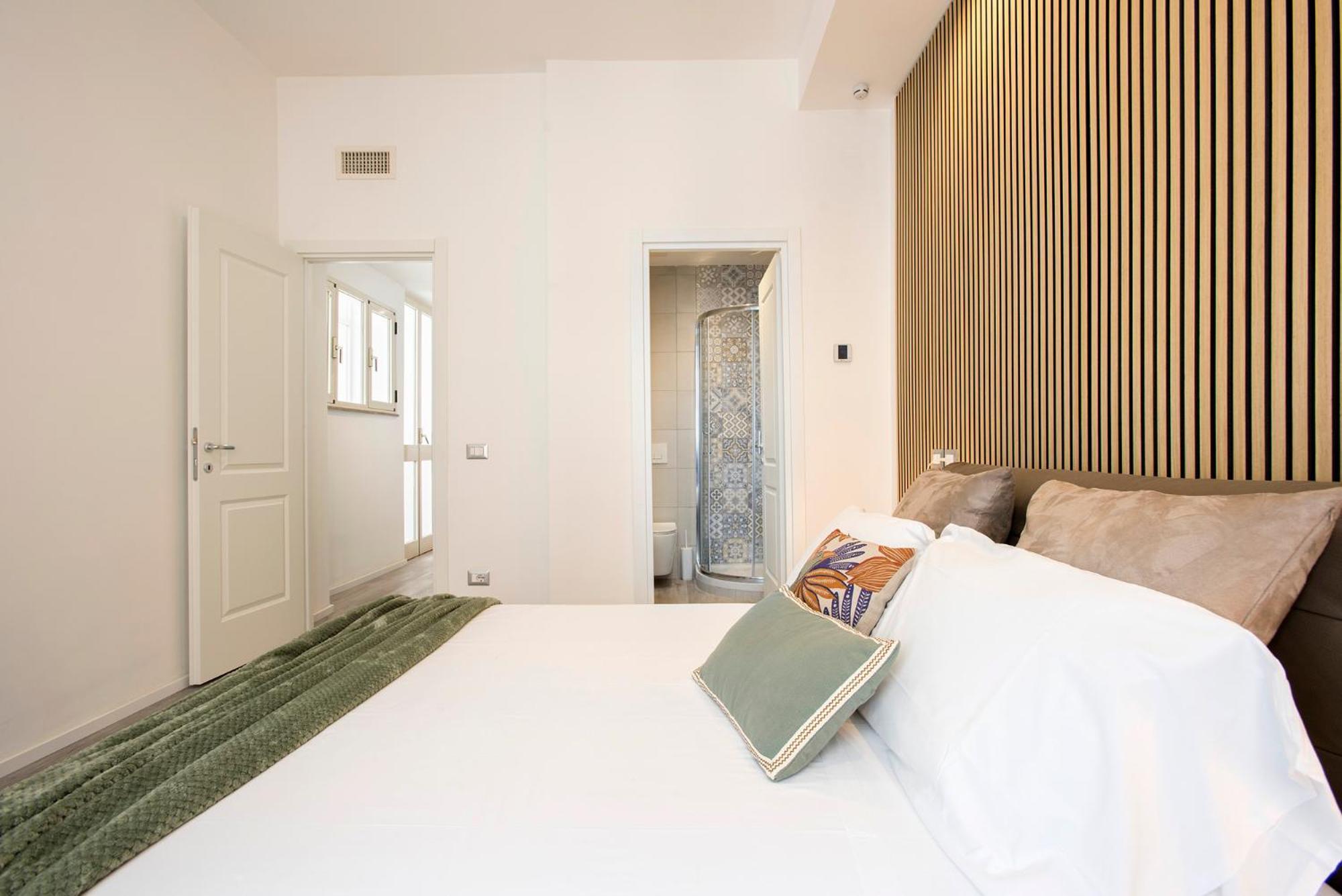 Domus White Apartment *