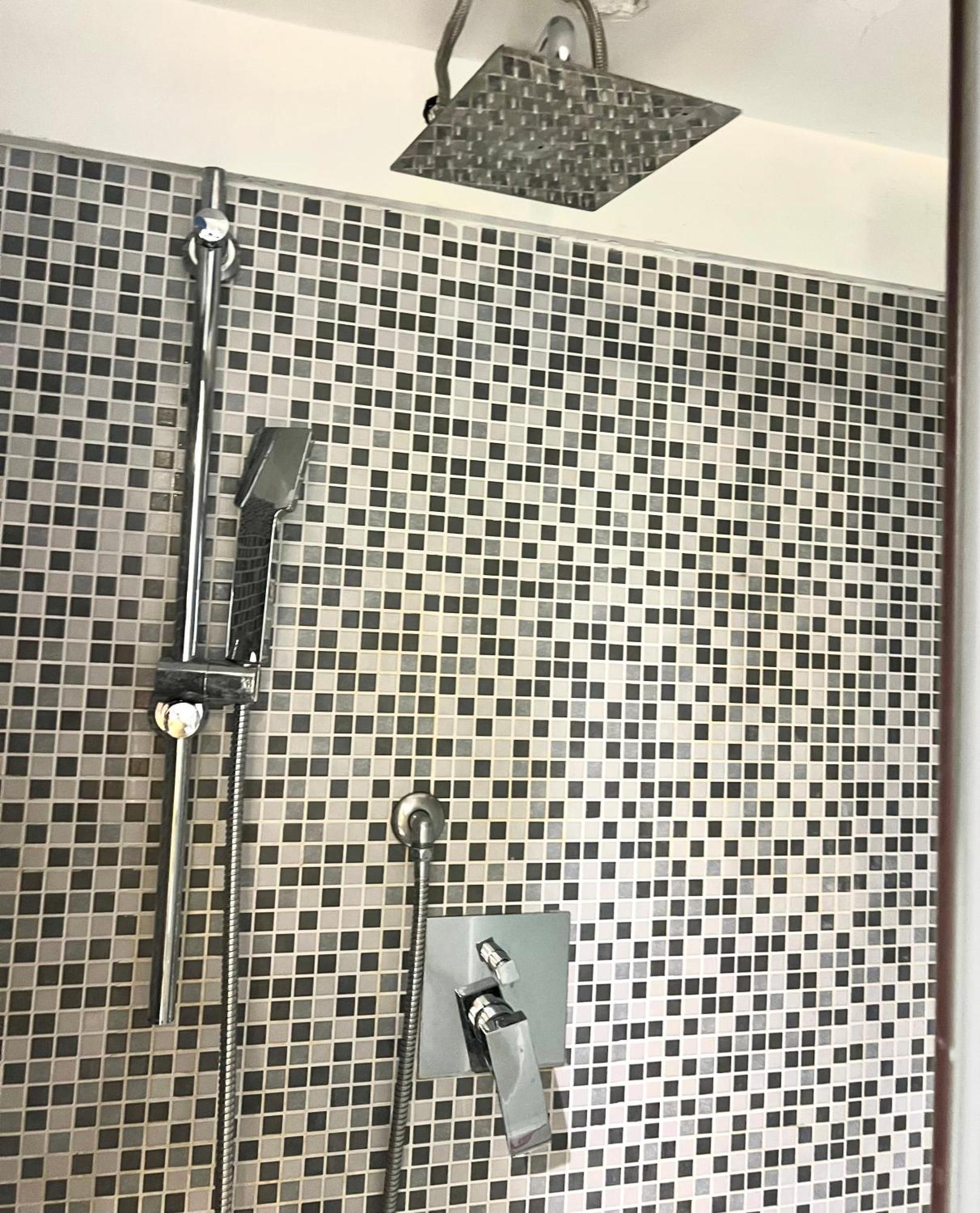 Lovely Art 2 Bedroom Flat Next To Metro Station Lodi Apartment