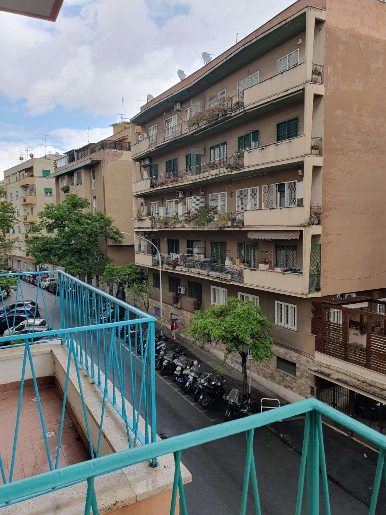Casakico Elegante 2-bdr Metro 10 Min Colosseo Apartment