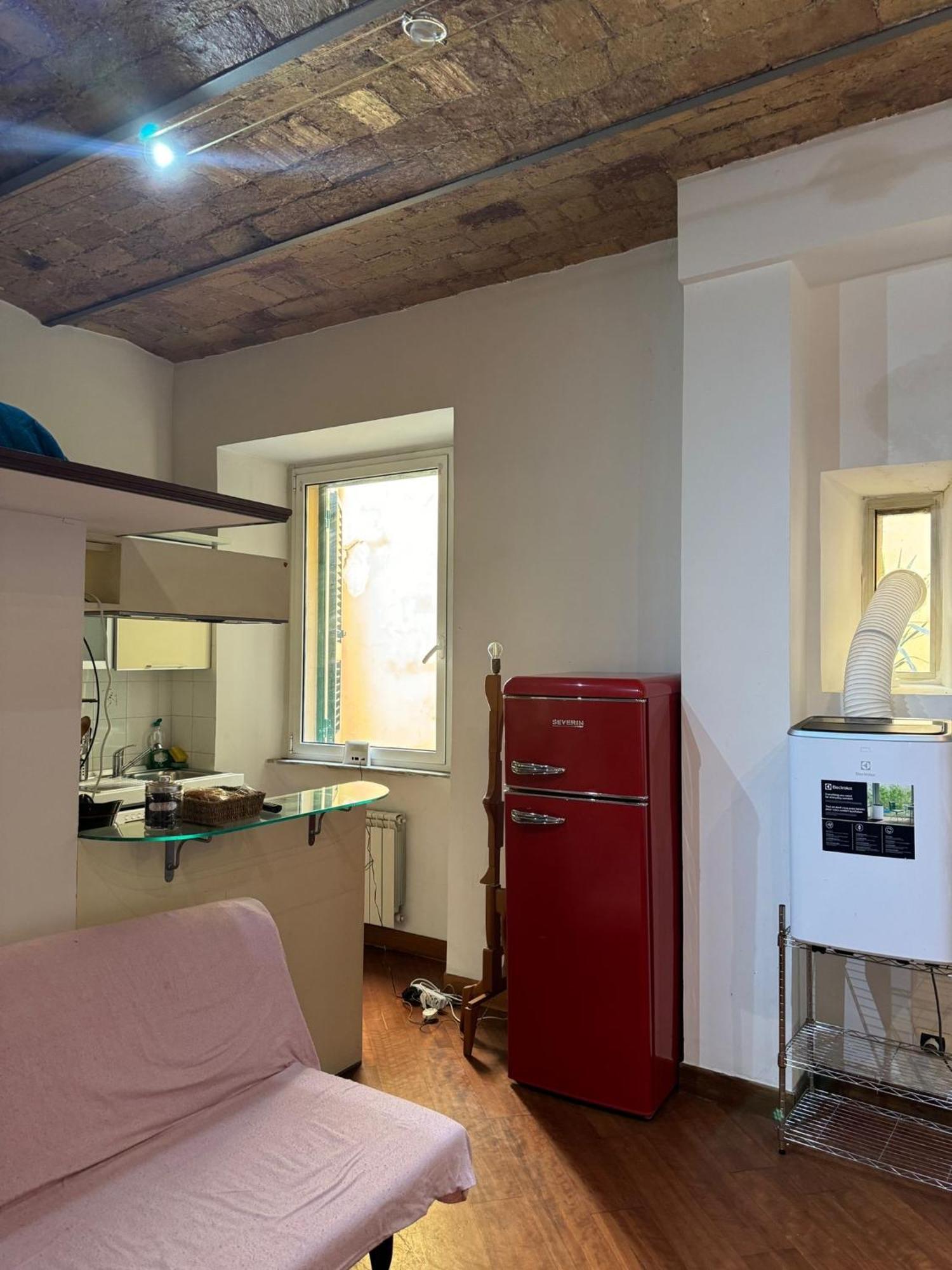 Rome Apartment *