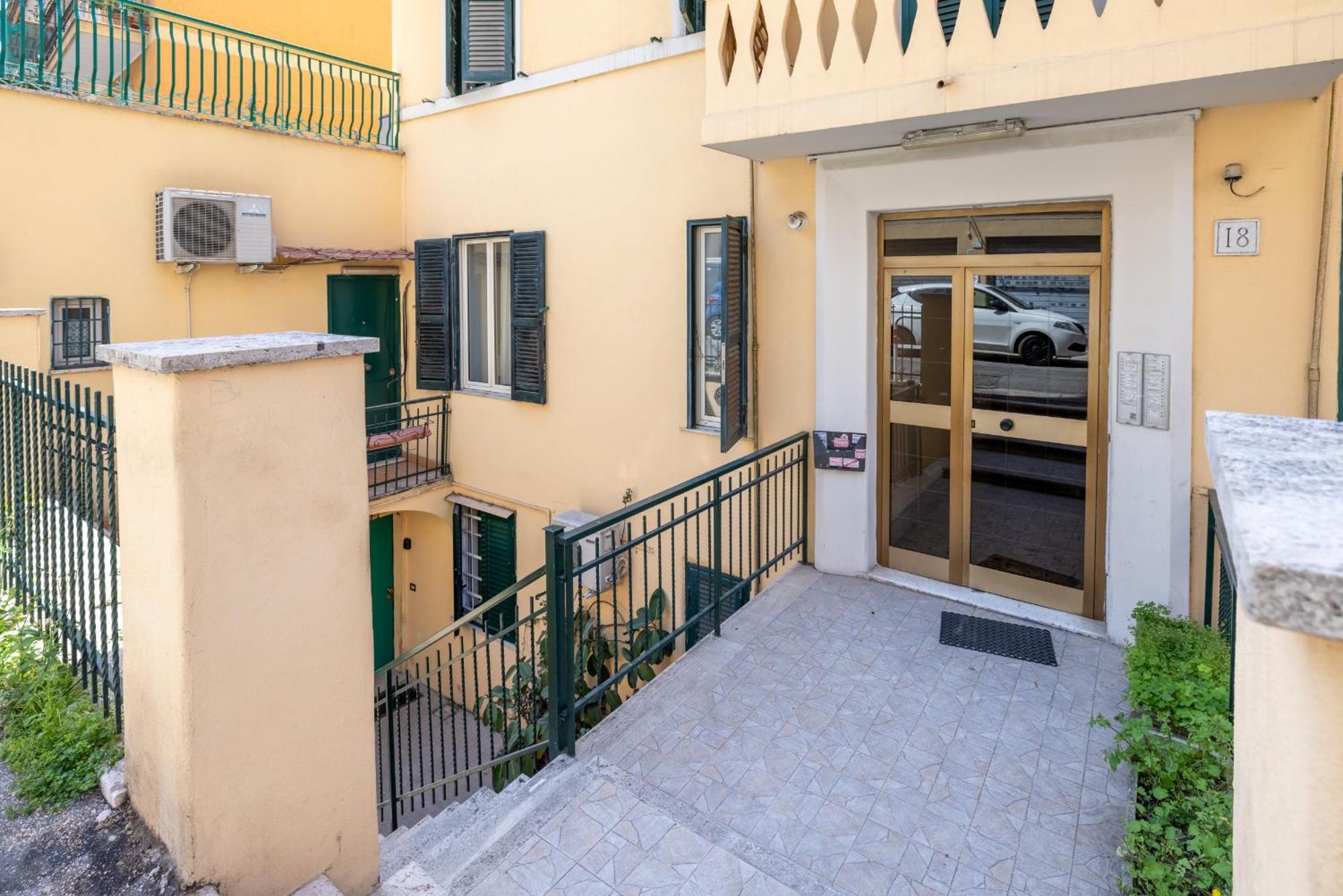 Lovely In Monteverde - With Private Garden Appartement Rome