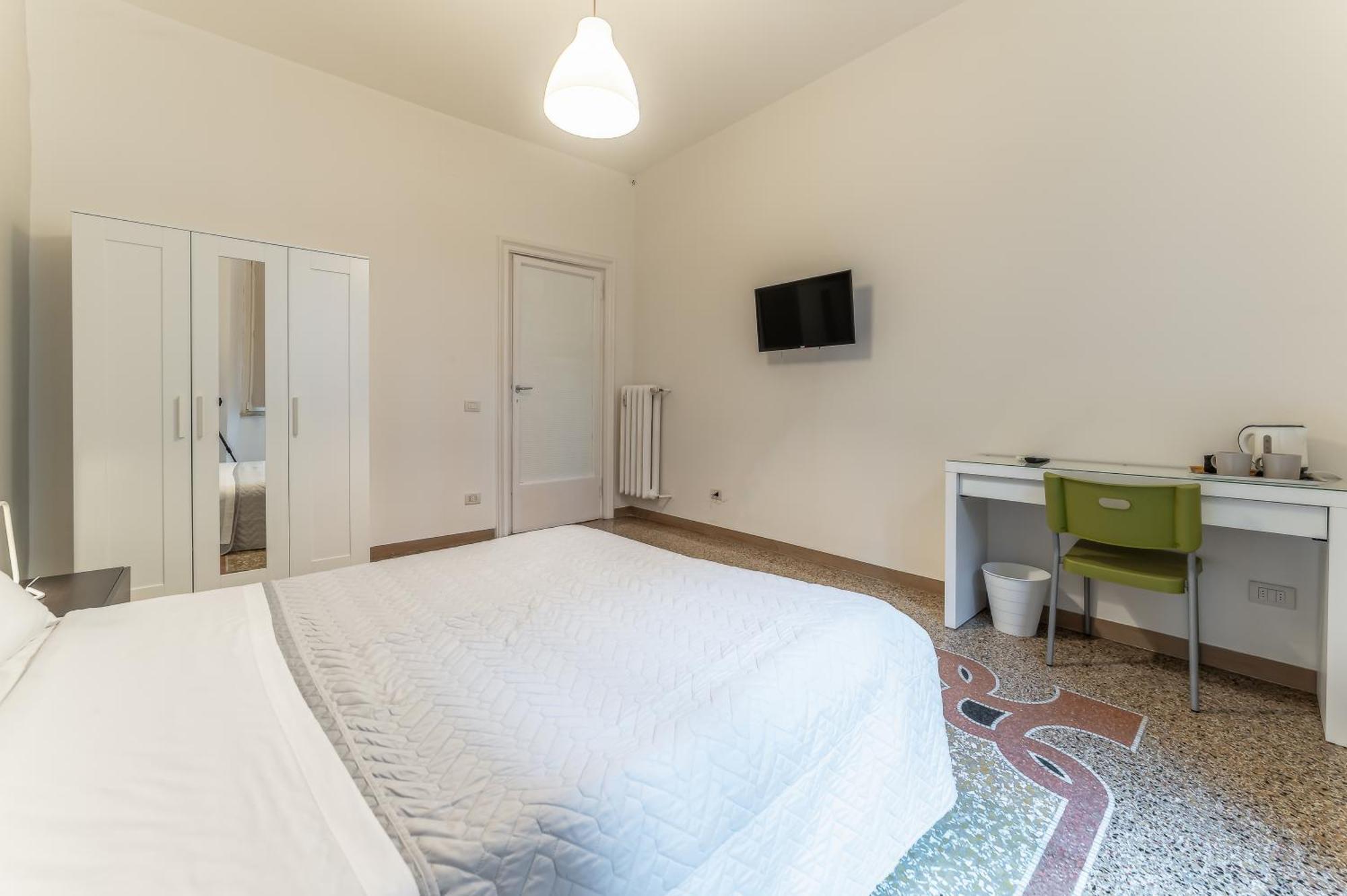 Gasthuis Azzurra B&B - Metro Lodi Rome