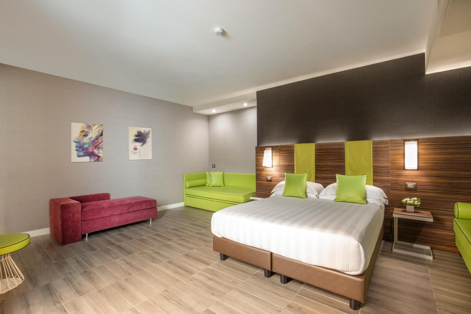 Hotel The Republic 4*