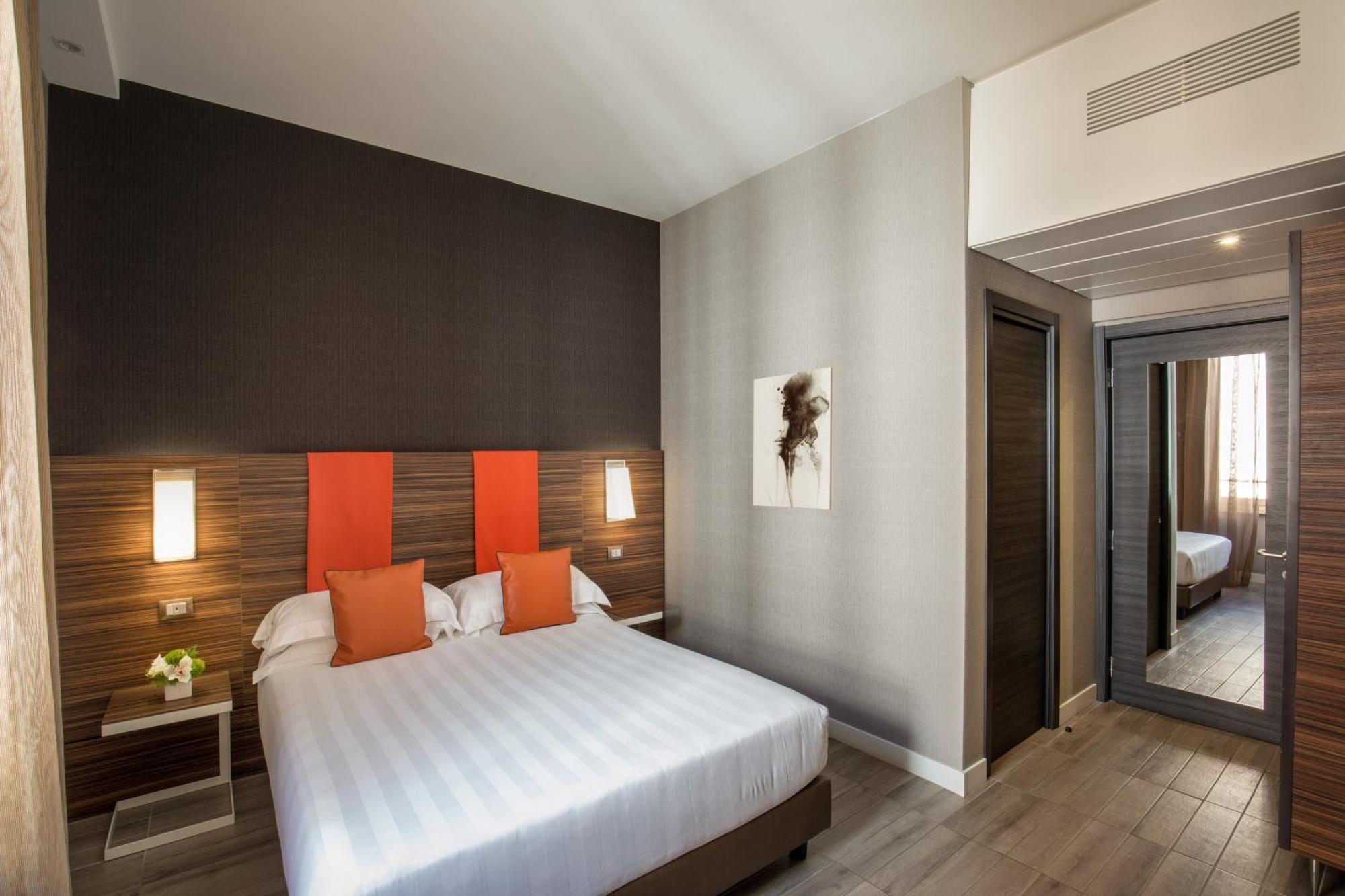 Hotel The Republic