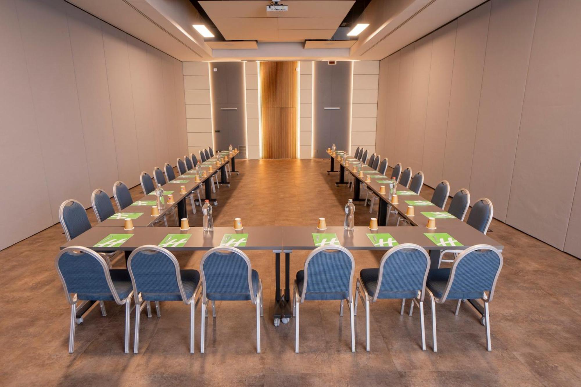 - Eur Parco Dei Medici By Ihg Hotel 4*