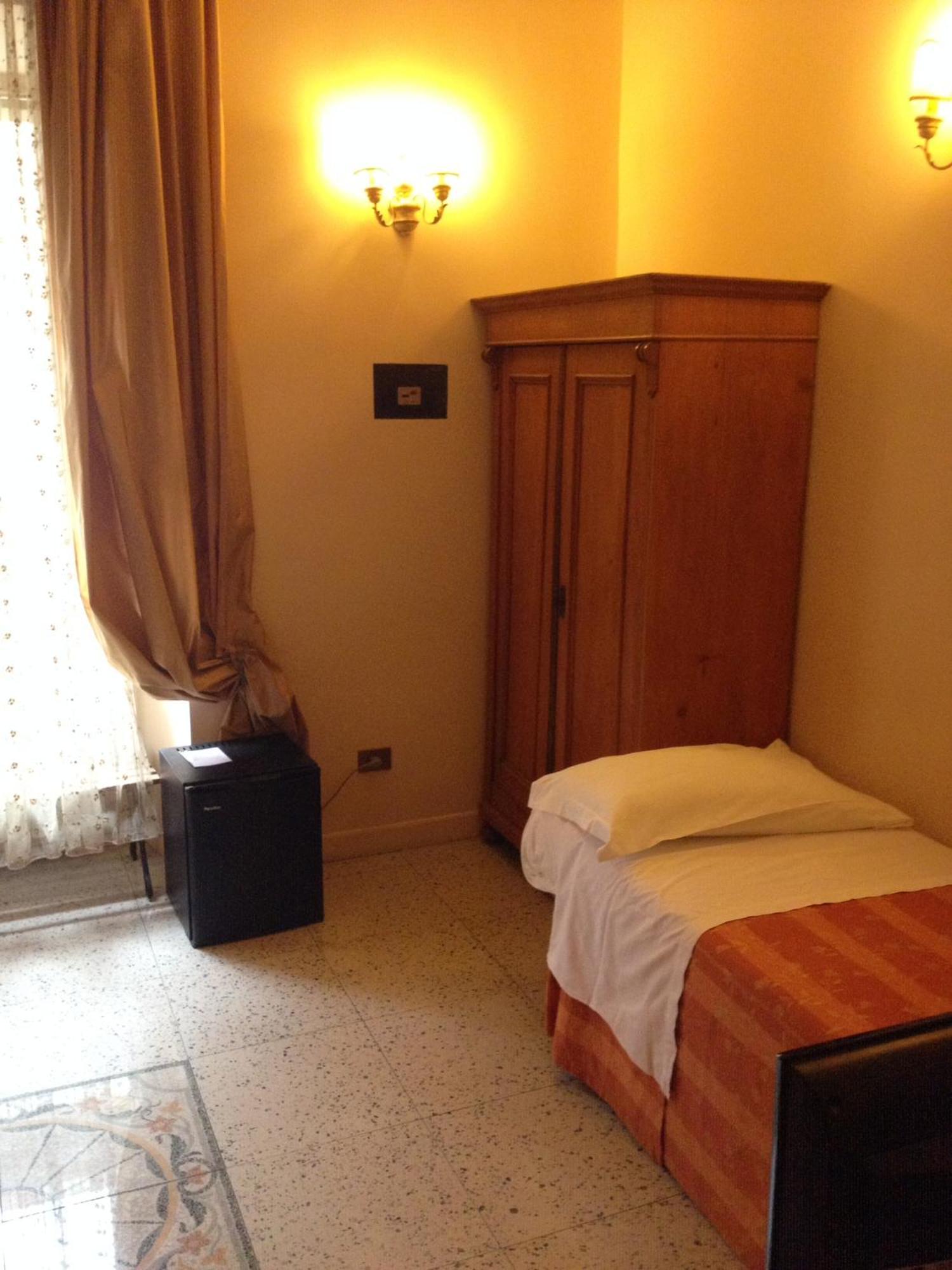 Guest house Maison De Marta 2*