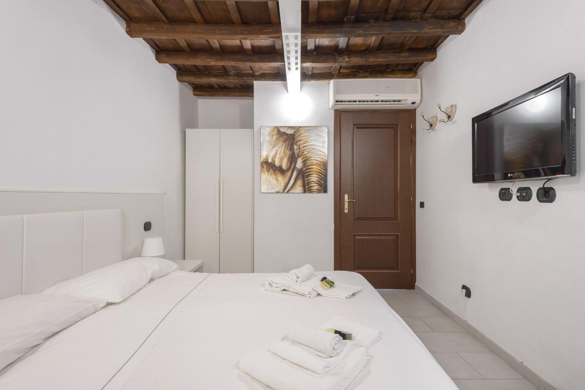 Guest house Flowers Apartments 2*