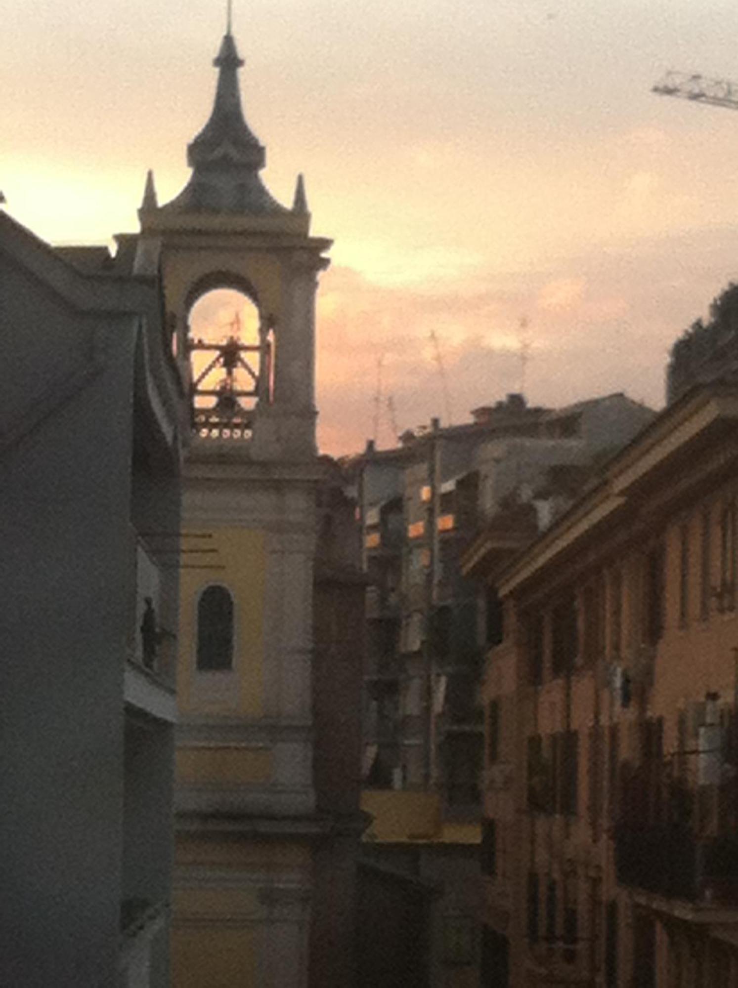 Di Fronte Alla Cupola Roma