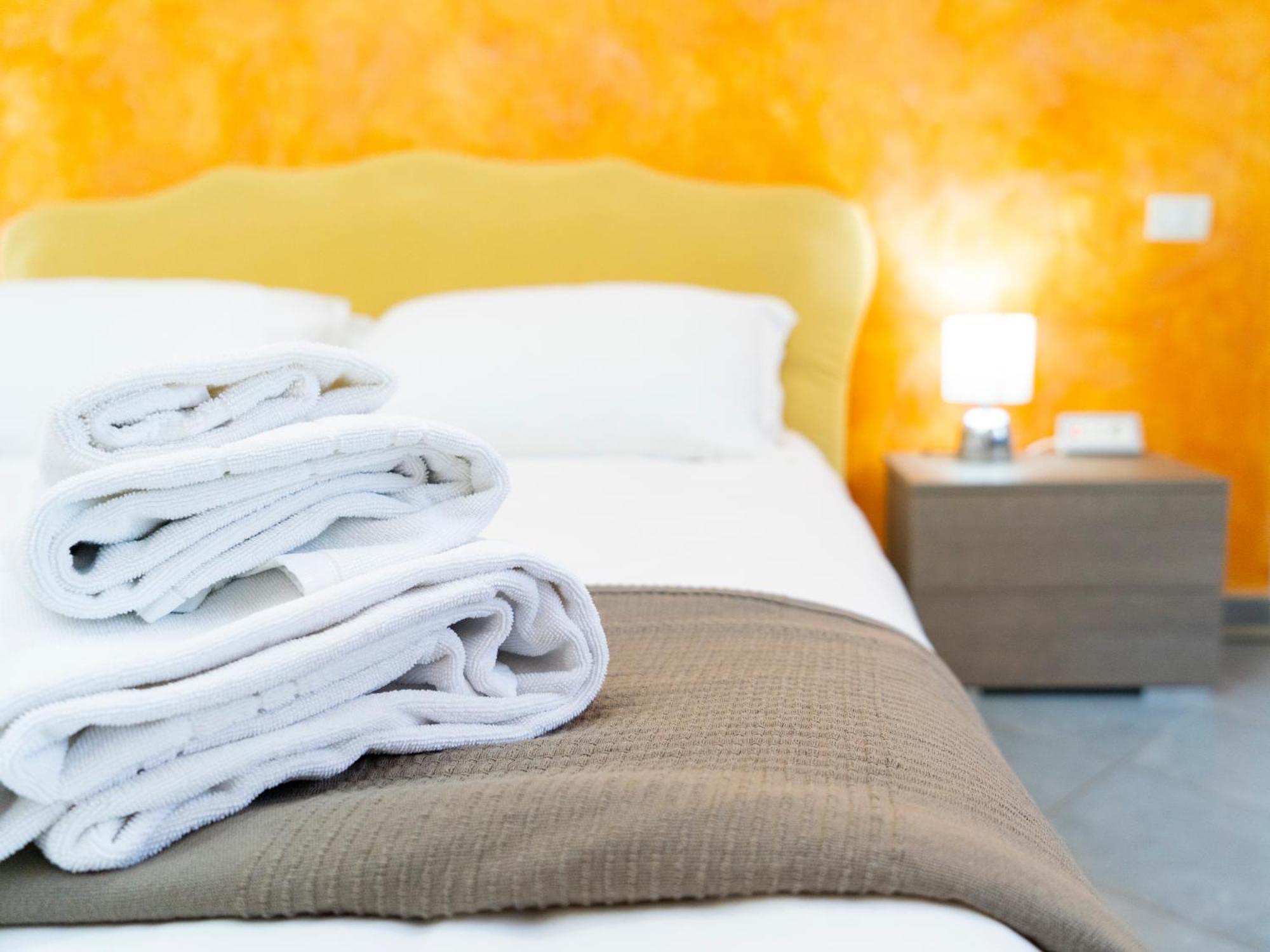 Salotto Piramide 3* Rome