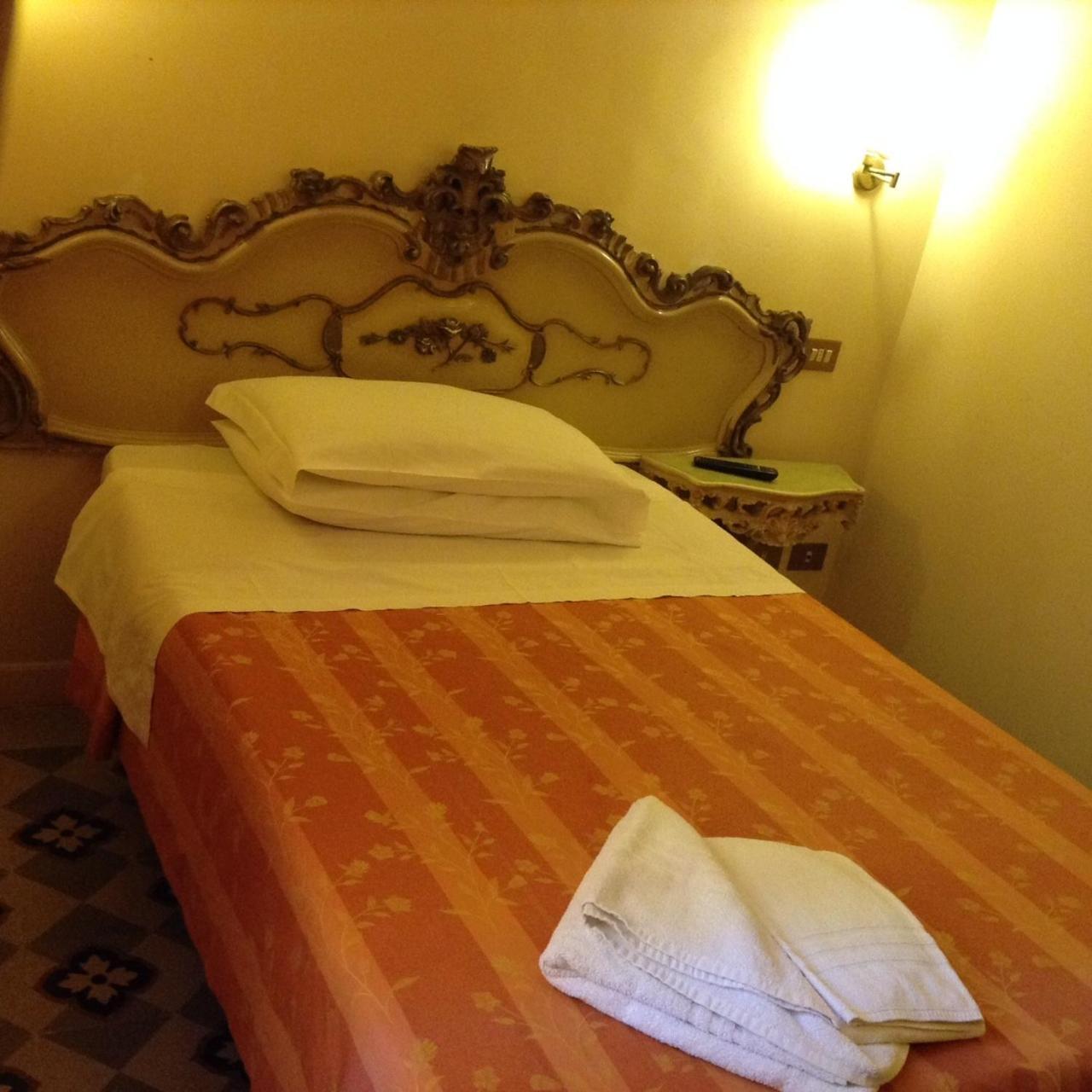 Guest house Maison De Marta 2*