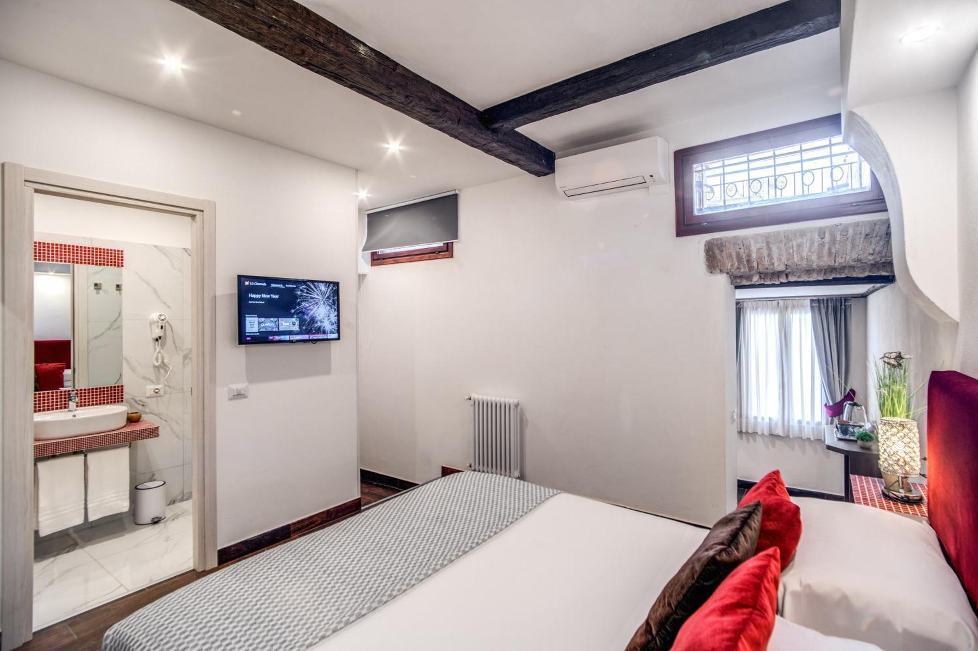 Tritone House 4*