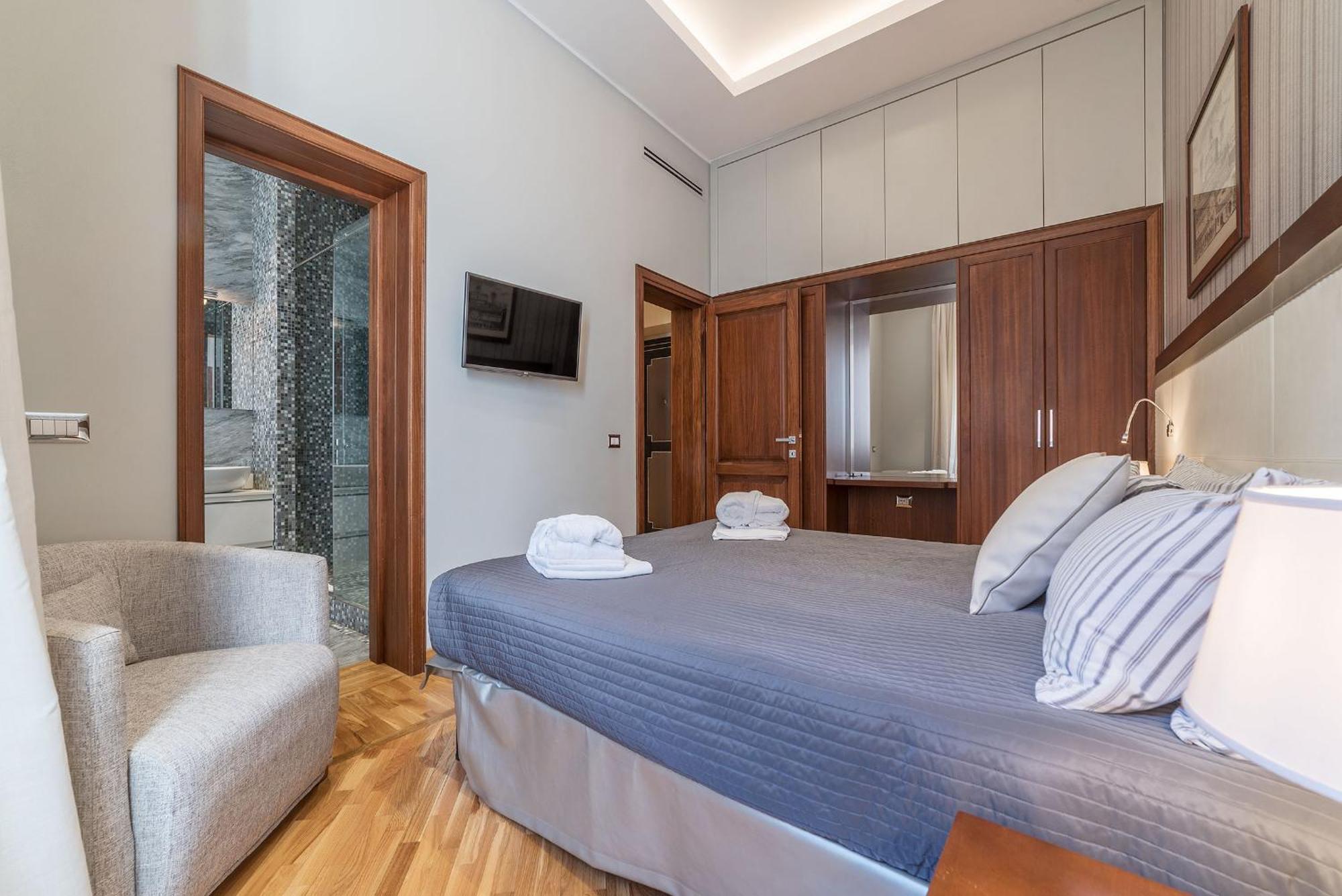 Apartment 900