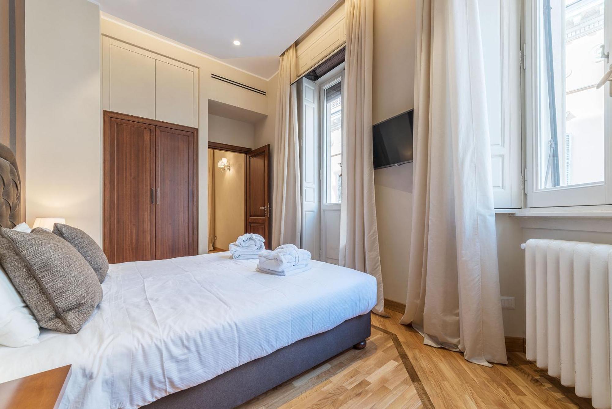 Apartment 900