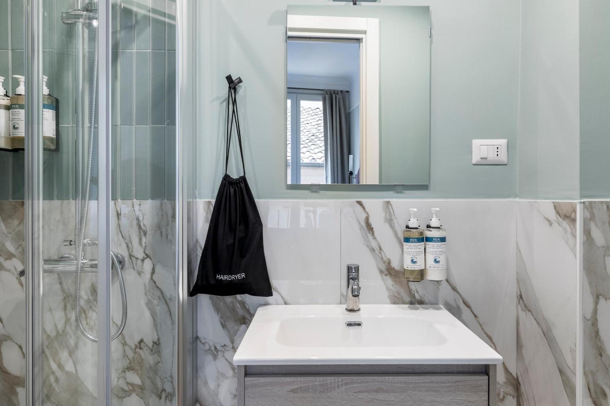 Aparthotel Numa Portico 4*