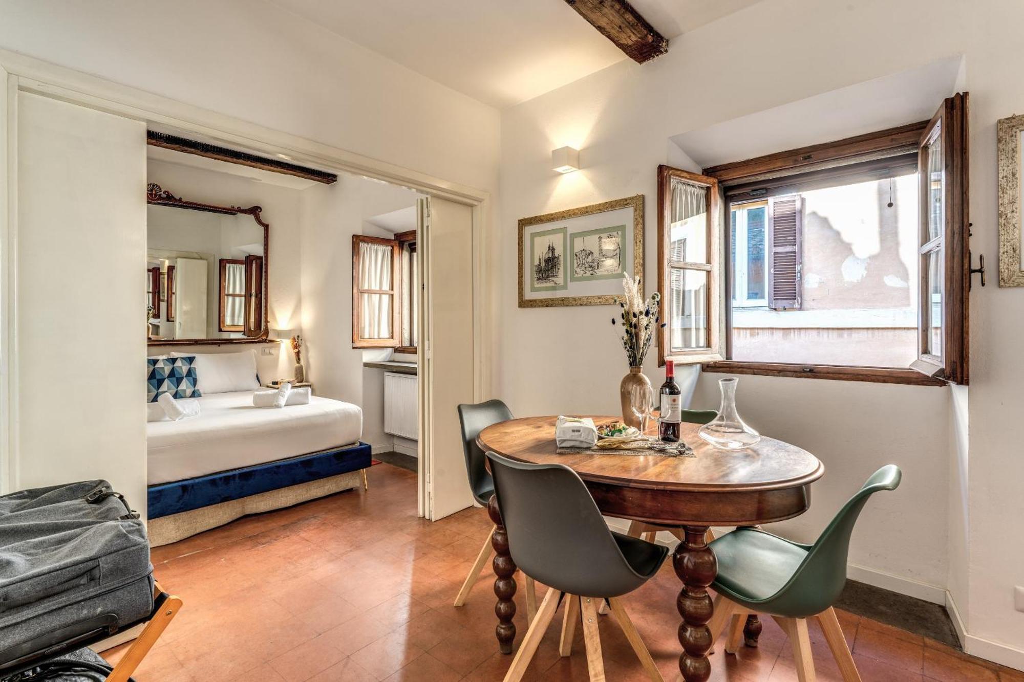 Maya Rhome Trastevere