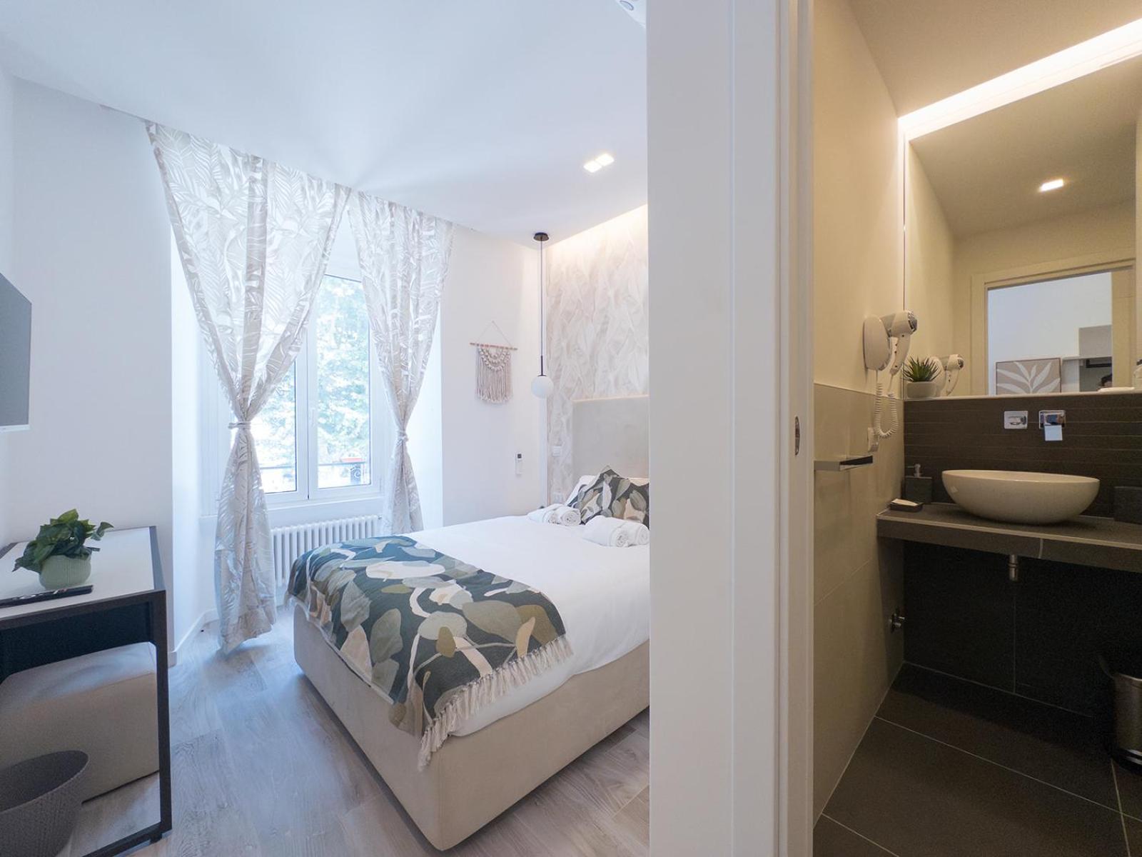 Guest house White Ottaviano Rome
