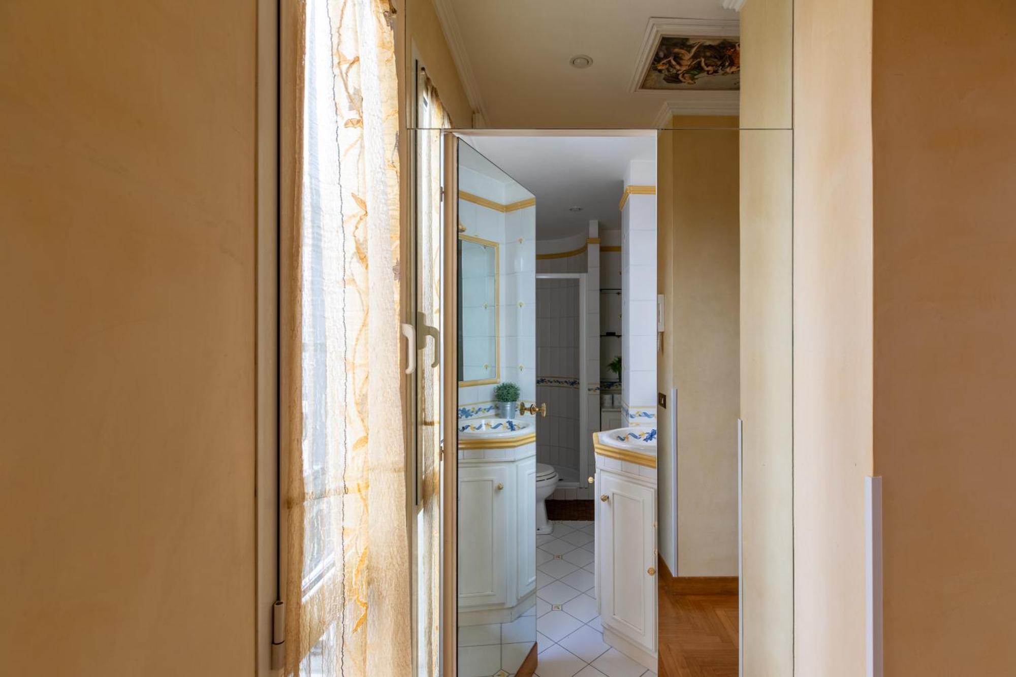 Iflat Classic Style In The Center Of Apartment Rome