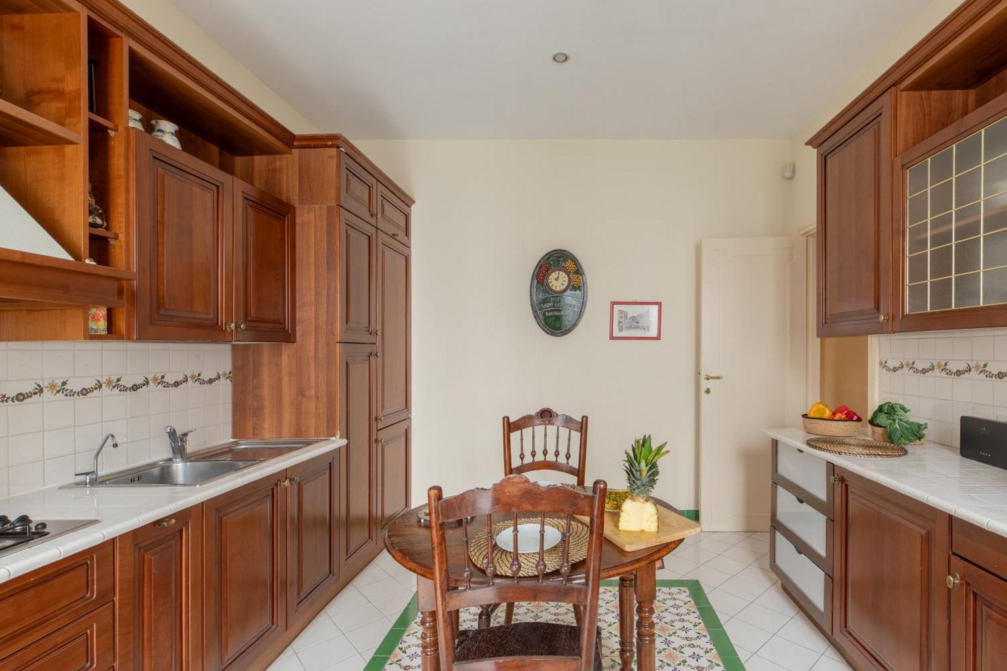 Apartment Iflat Classic Style In The Center Of *