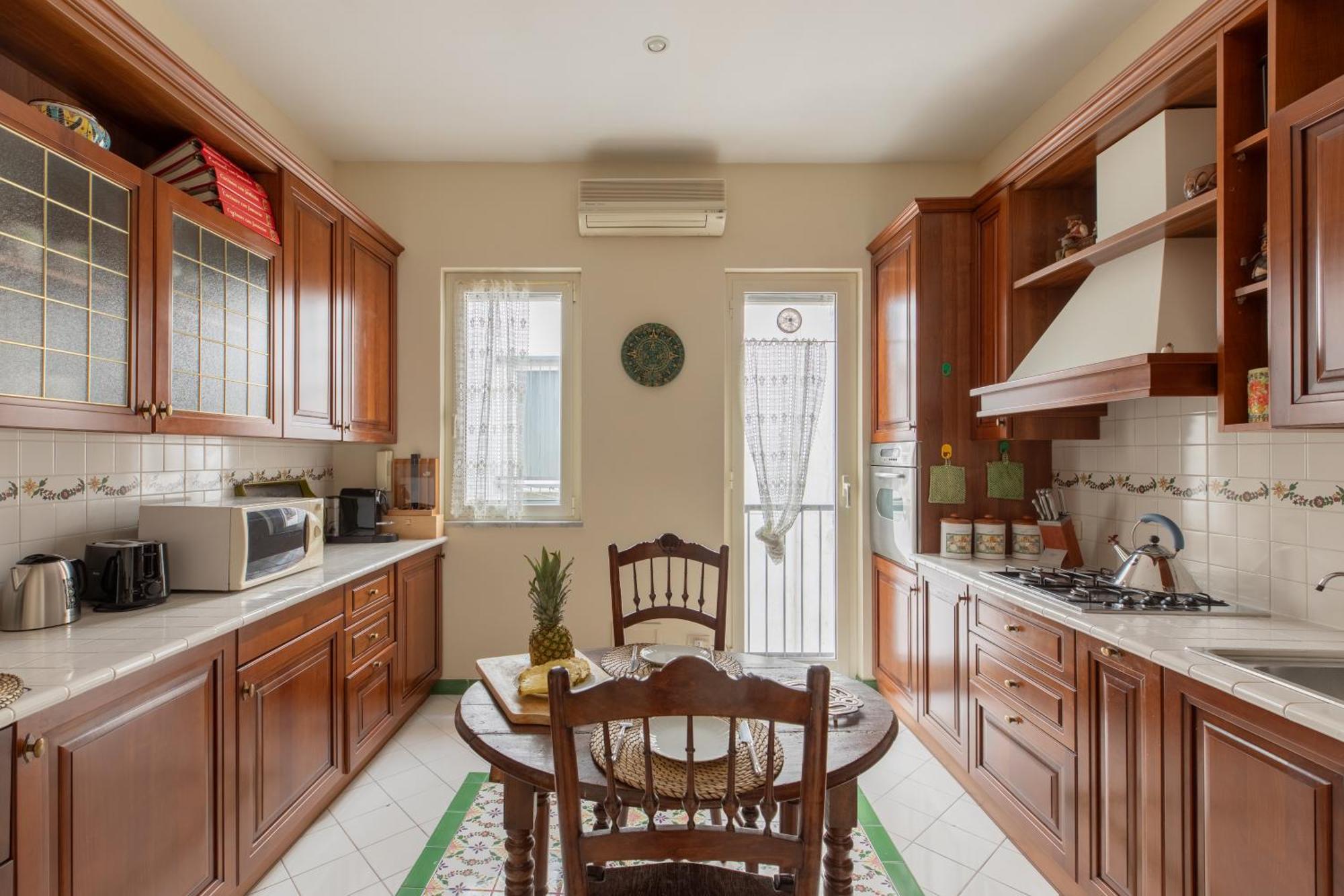 Iflat Classic Style In The Center Of Apartment *
