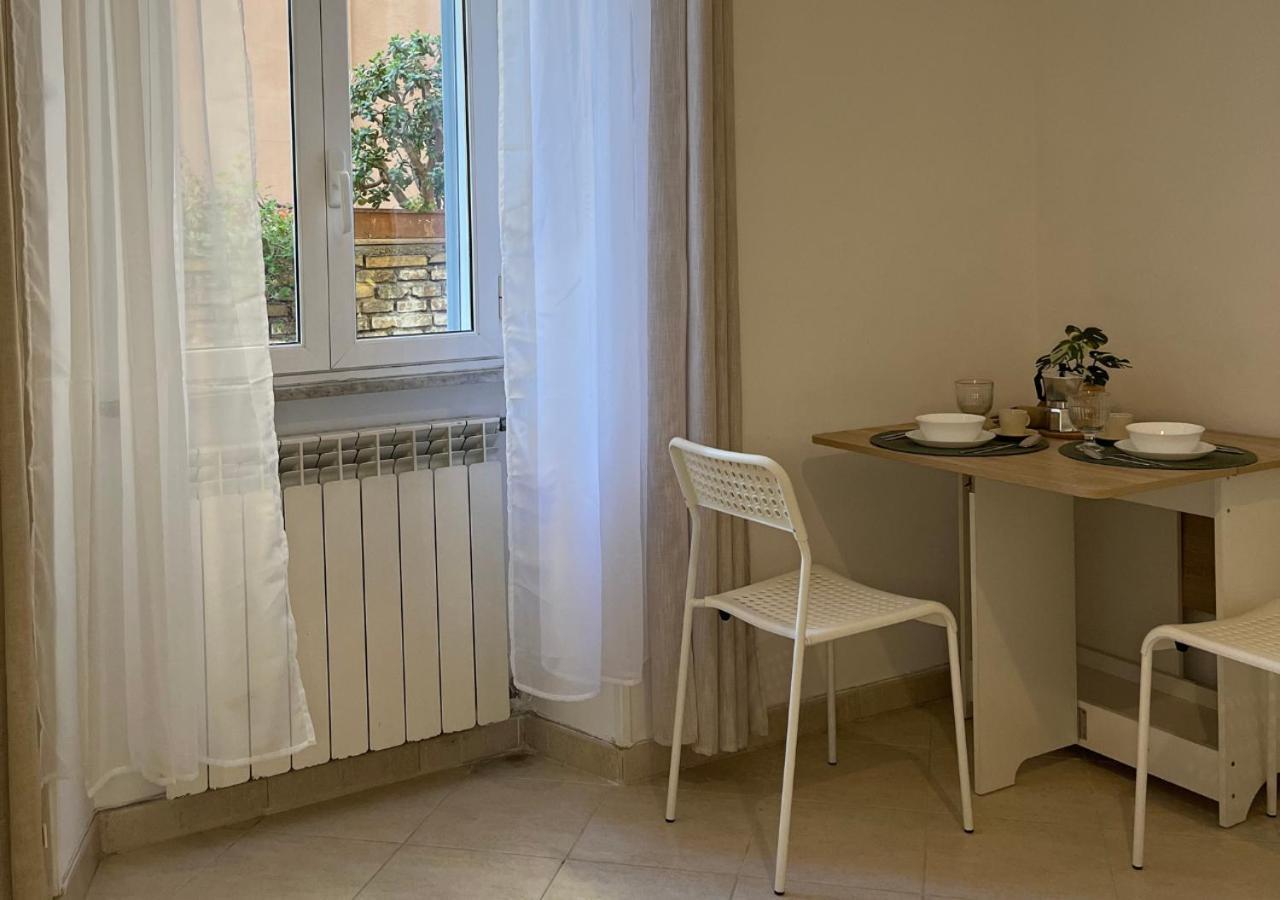 Juliet's Place * Roma