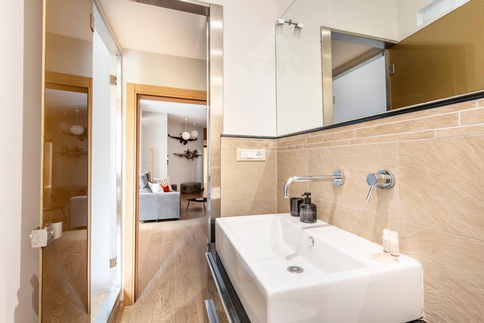 Premiere Apartment *