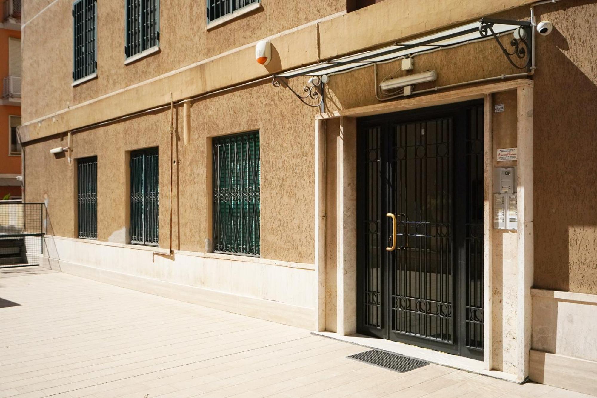 Appartement Peaceful 2 Bedrooms With Patio, Near Metro A