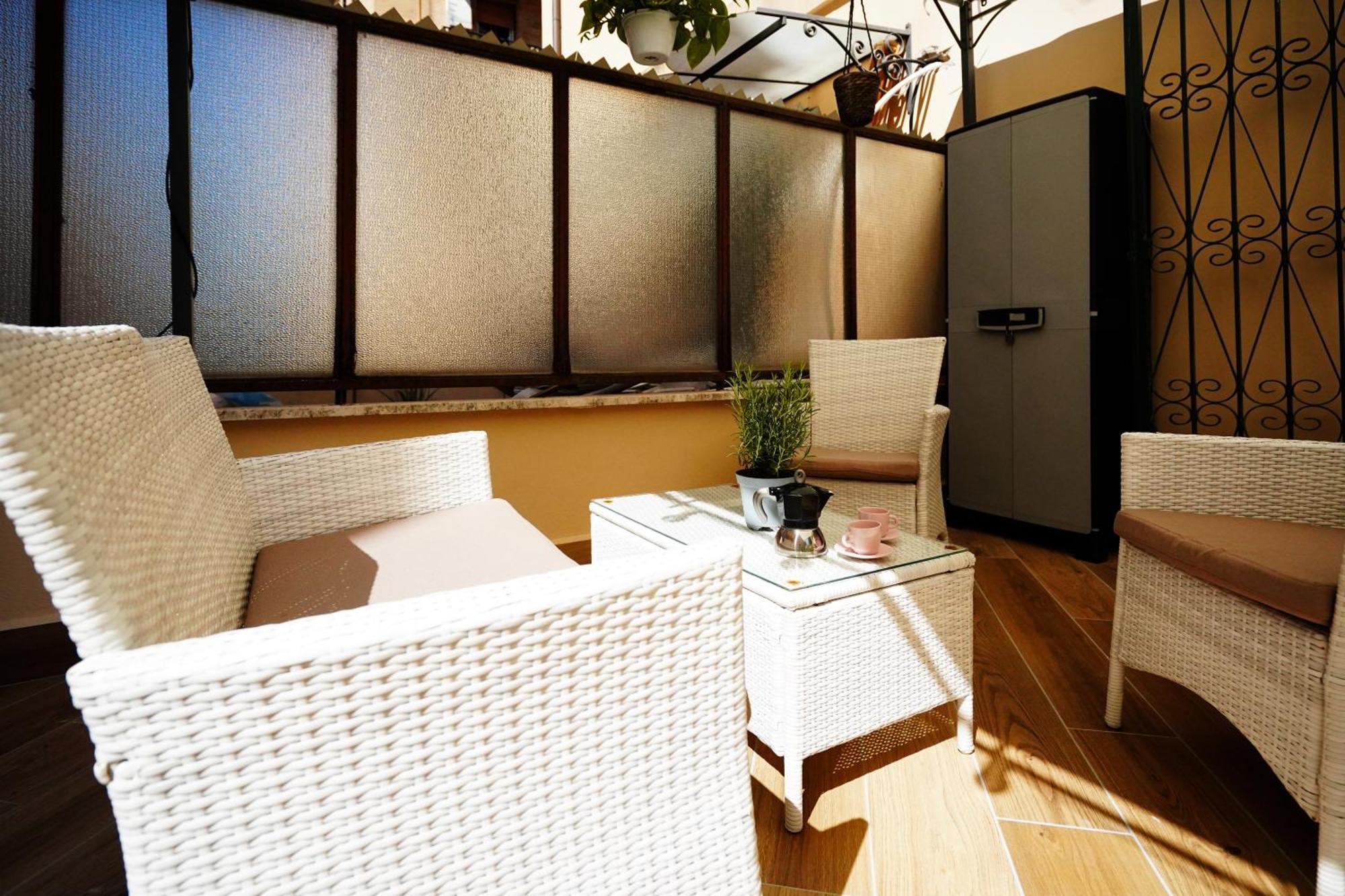 Peaceful 2 Bedrooms With Patio, Near Metro A Appartement