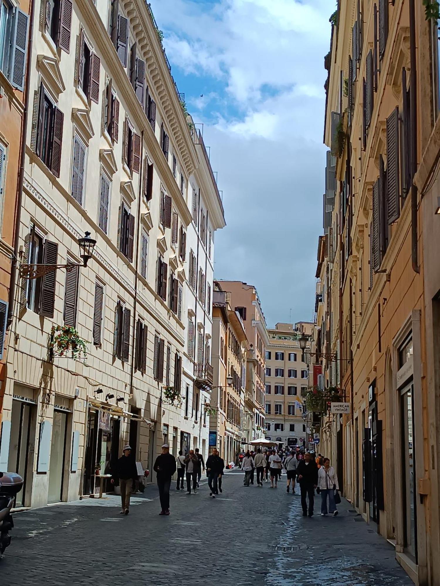 Elegant - * Rome