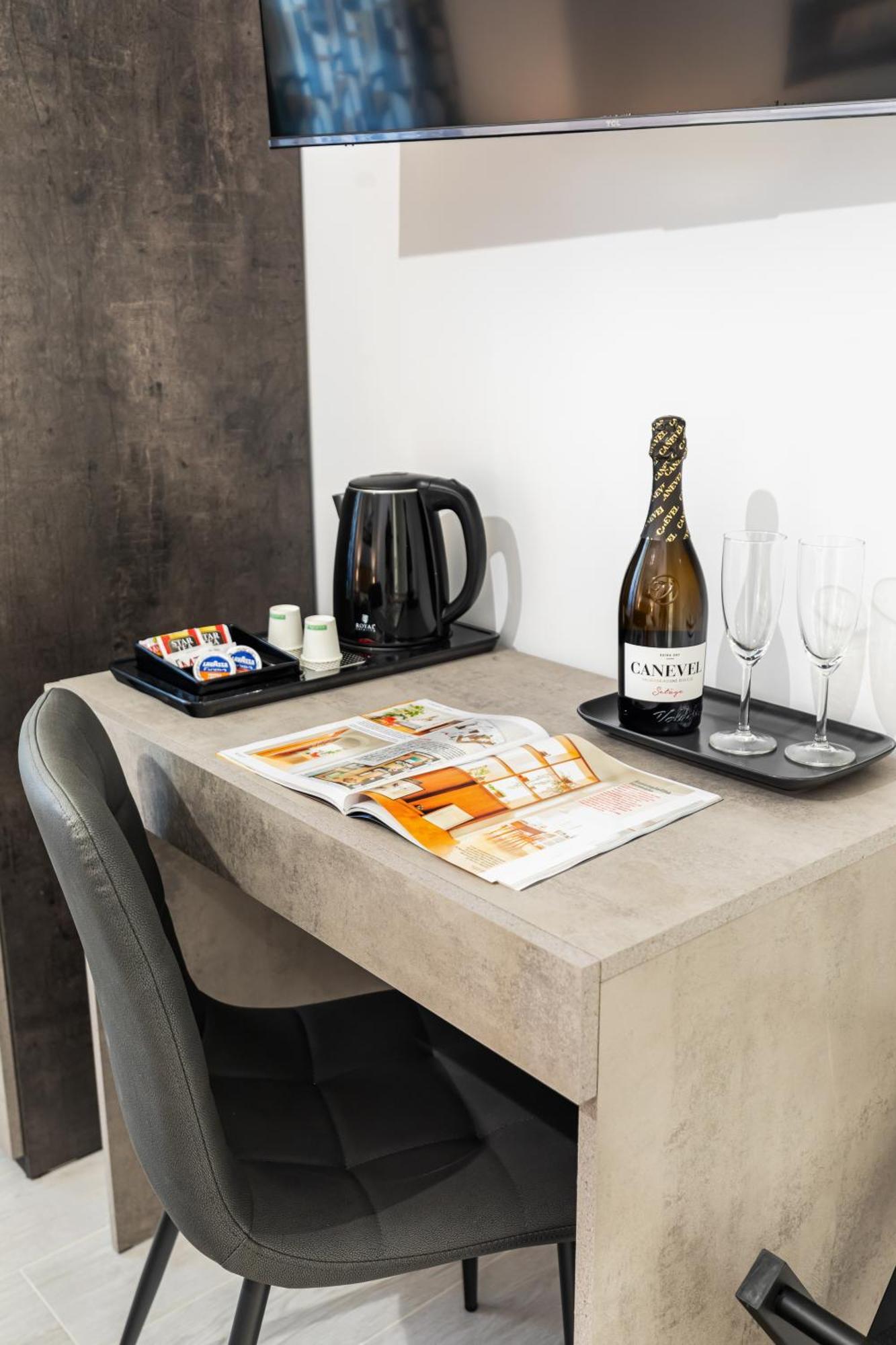 Clodio Welcome - 5 Arredate Con Bagno Interno - Zona Comune - Condizionatori - Guest house Rome