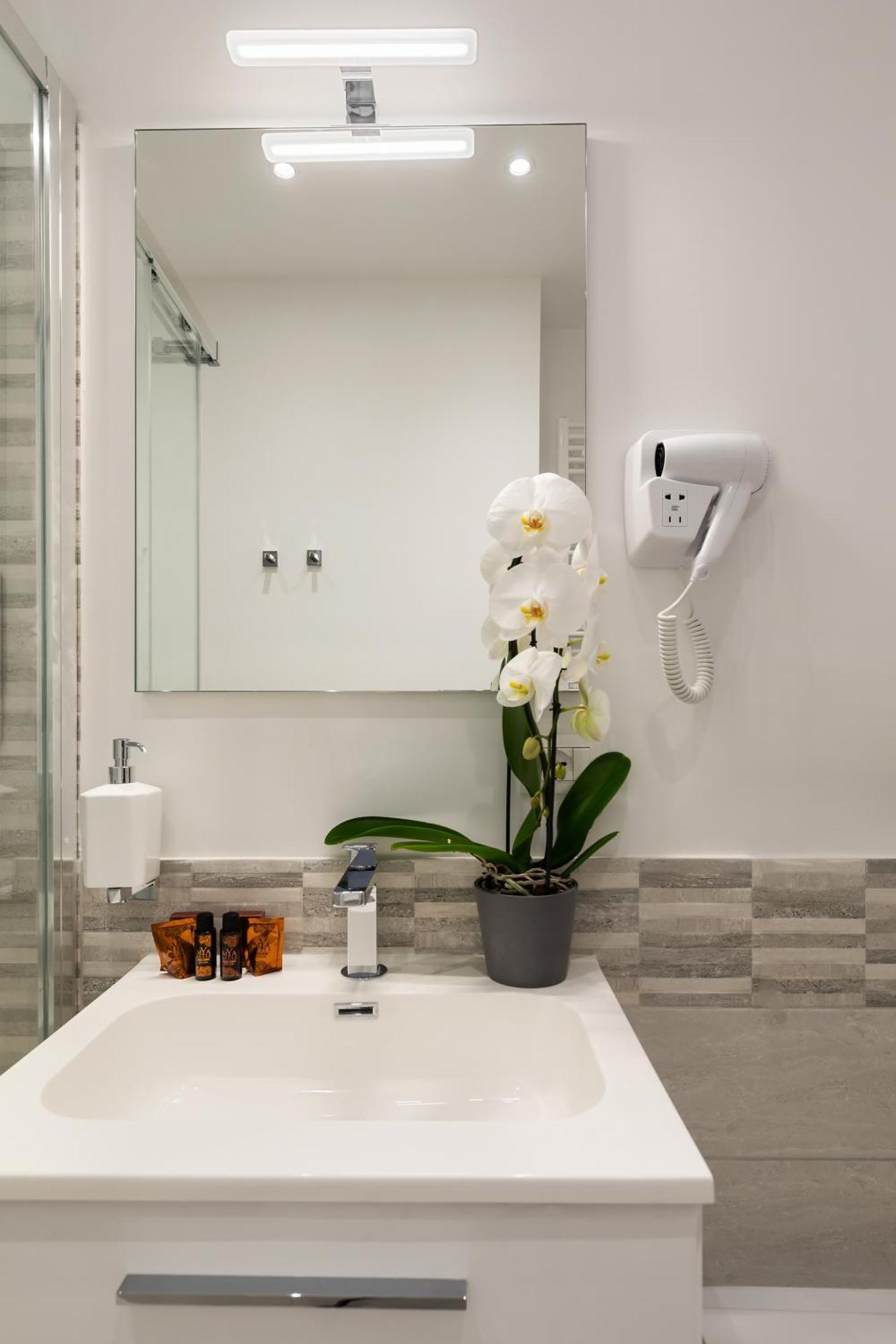 Gasthuis Clodio Welcome - 5 Arredate Con Bagno Interno - Zona Comune - Condizionatori -