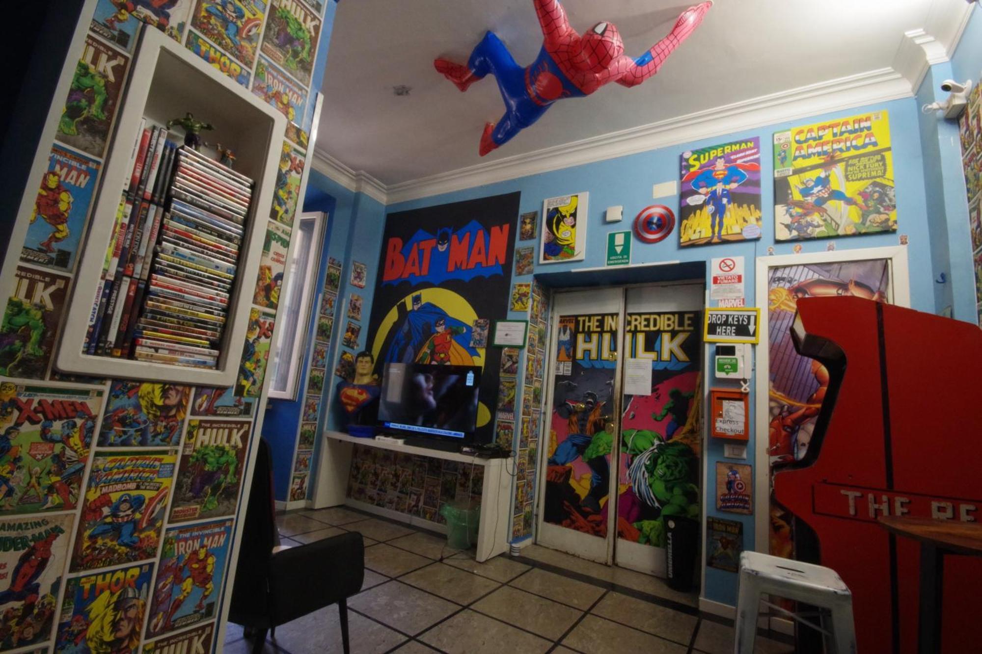 Comics Casa de hóspedes 2*
