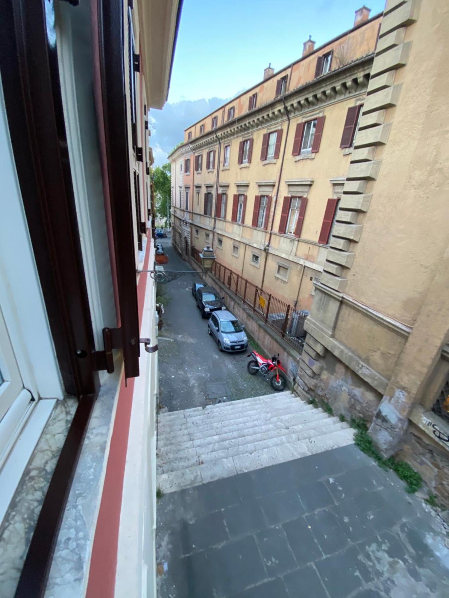 Red House Trastevere San Pietro Bambin Gesu Sant Onofrio Apartment Rome