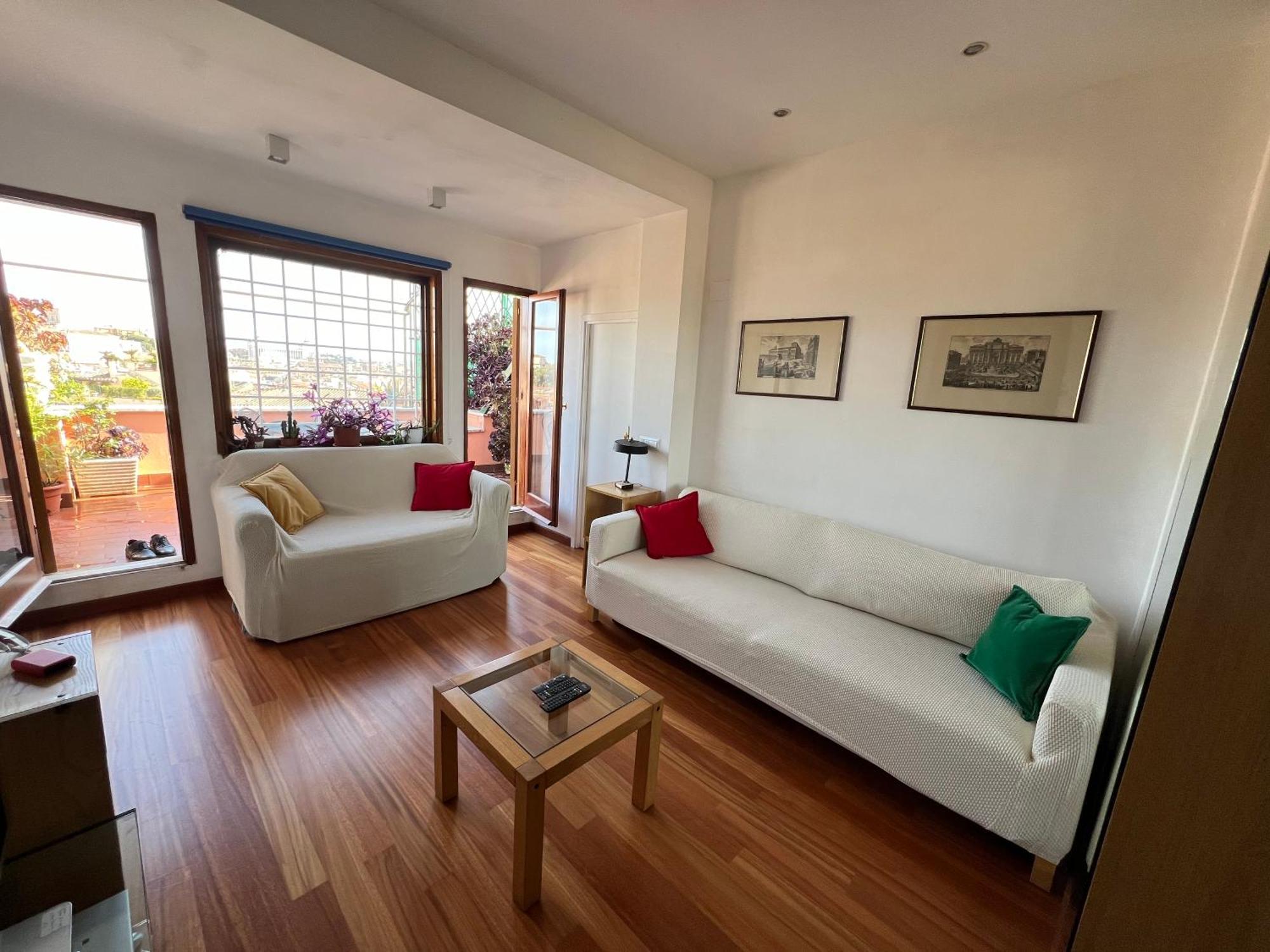Spanish Steps View Apartment *