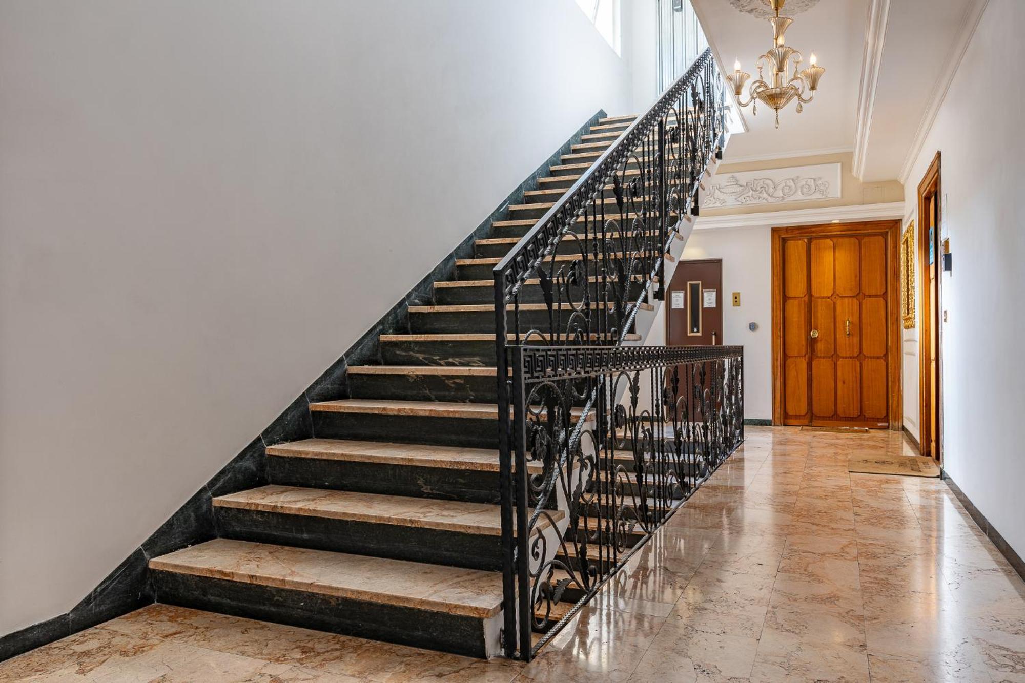 Decimo Meridio- At Spanish Steps- *
