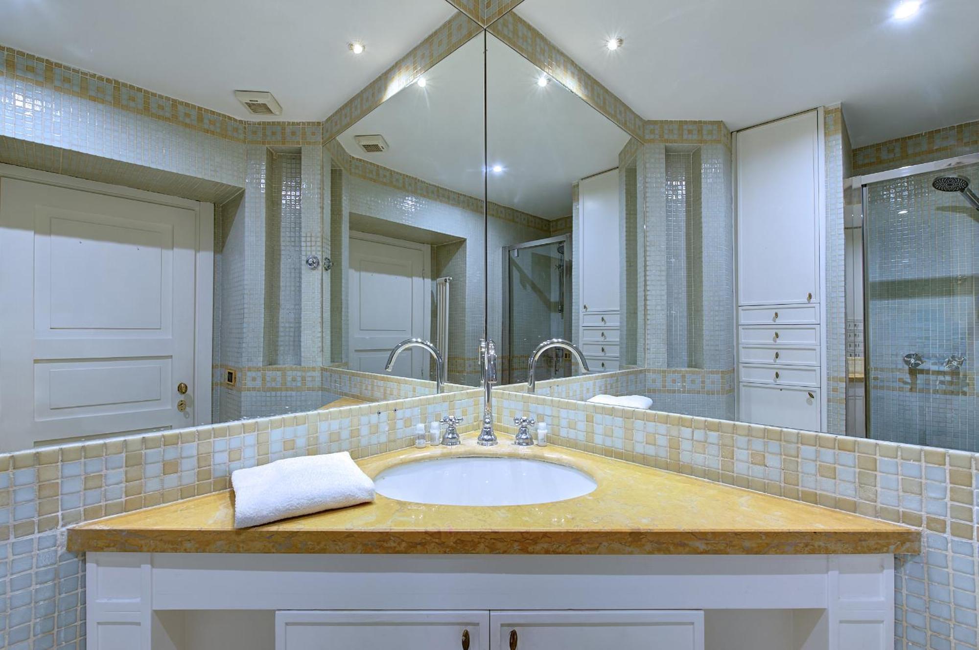 Apartment Irex Shining Near Colosseo Rome